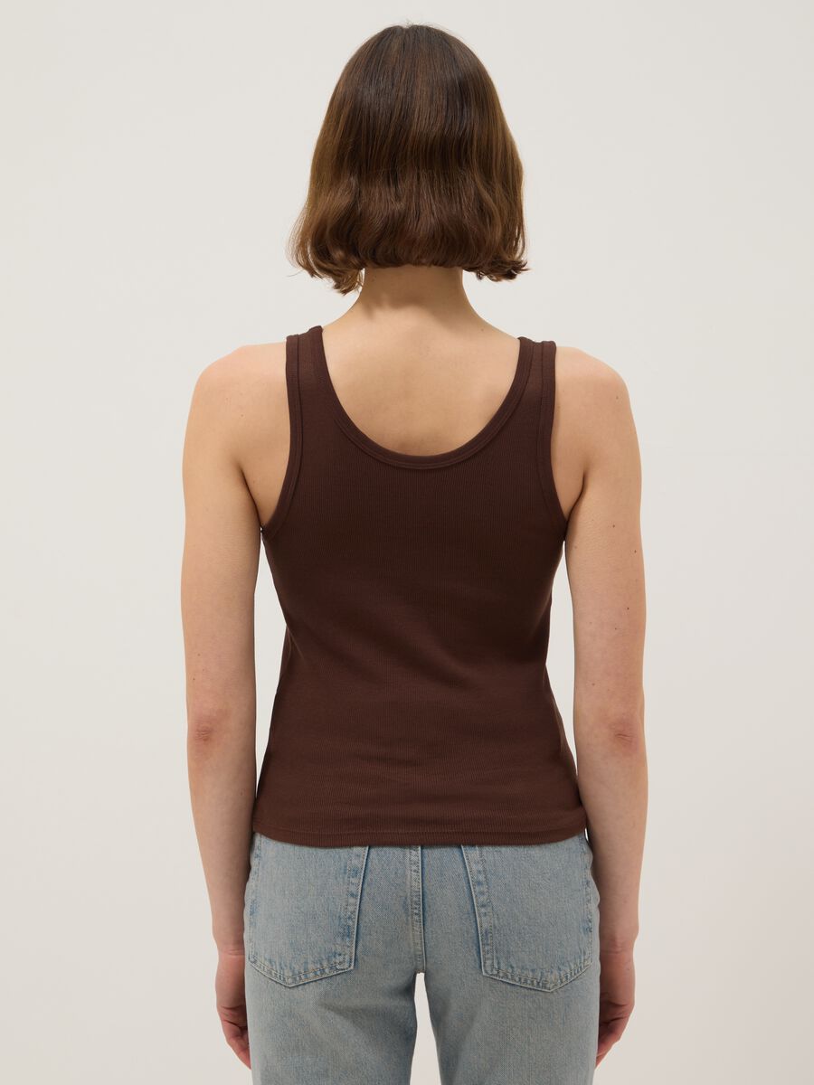 Braunes Tanktop aus Stretch-Baumwolle im Regular Fit_2