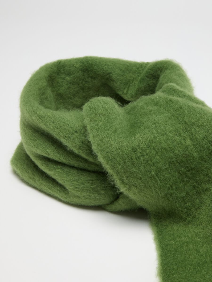 Green scarf with fringes_2
