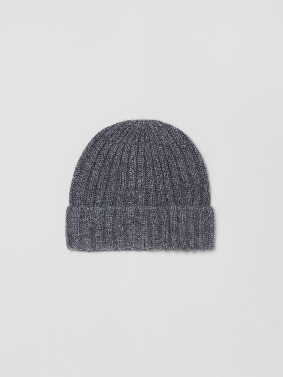 Hat in ribbed cashmere_0