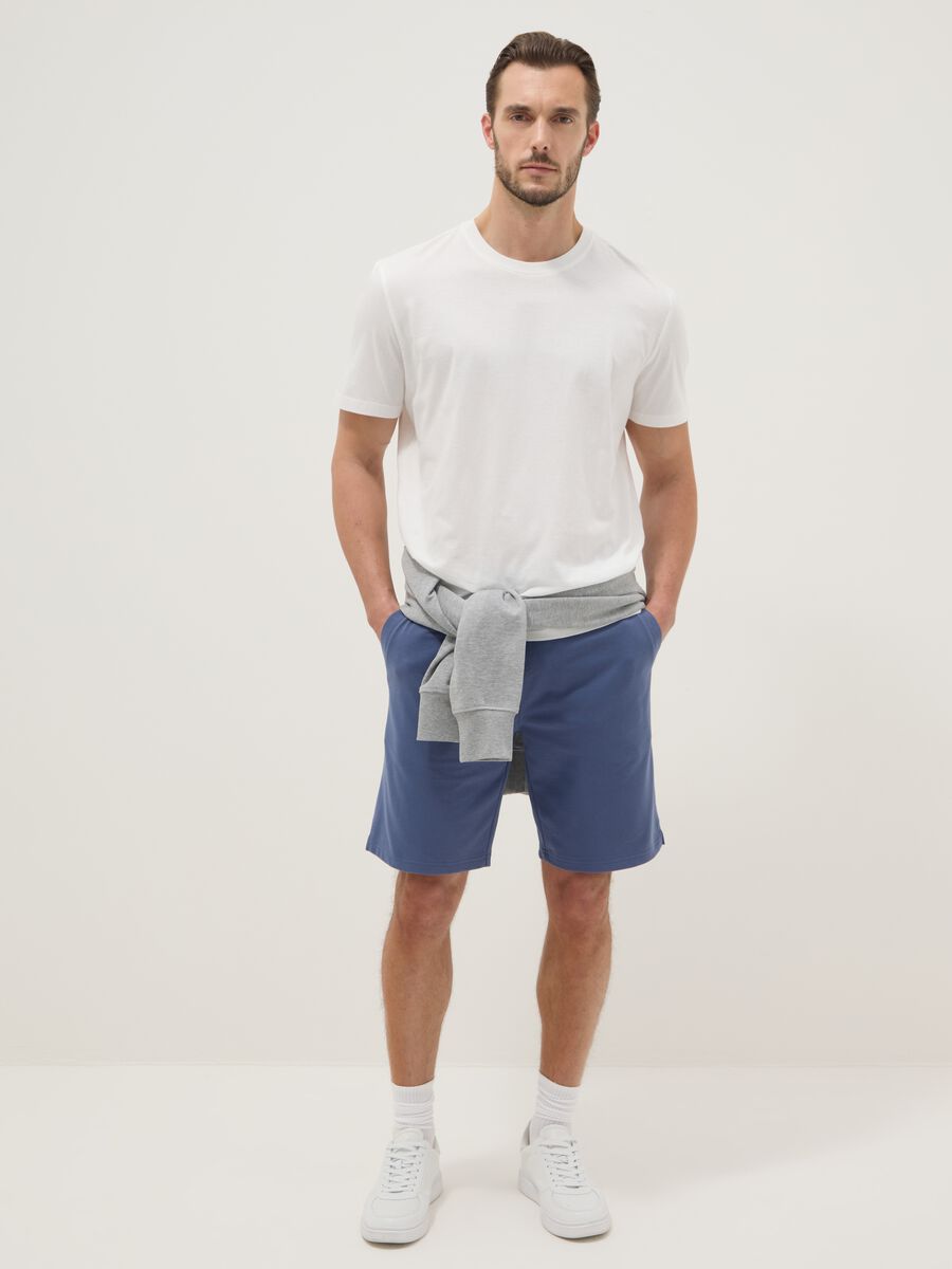 Blue cotton blend regular fit shorts_1