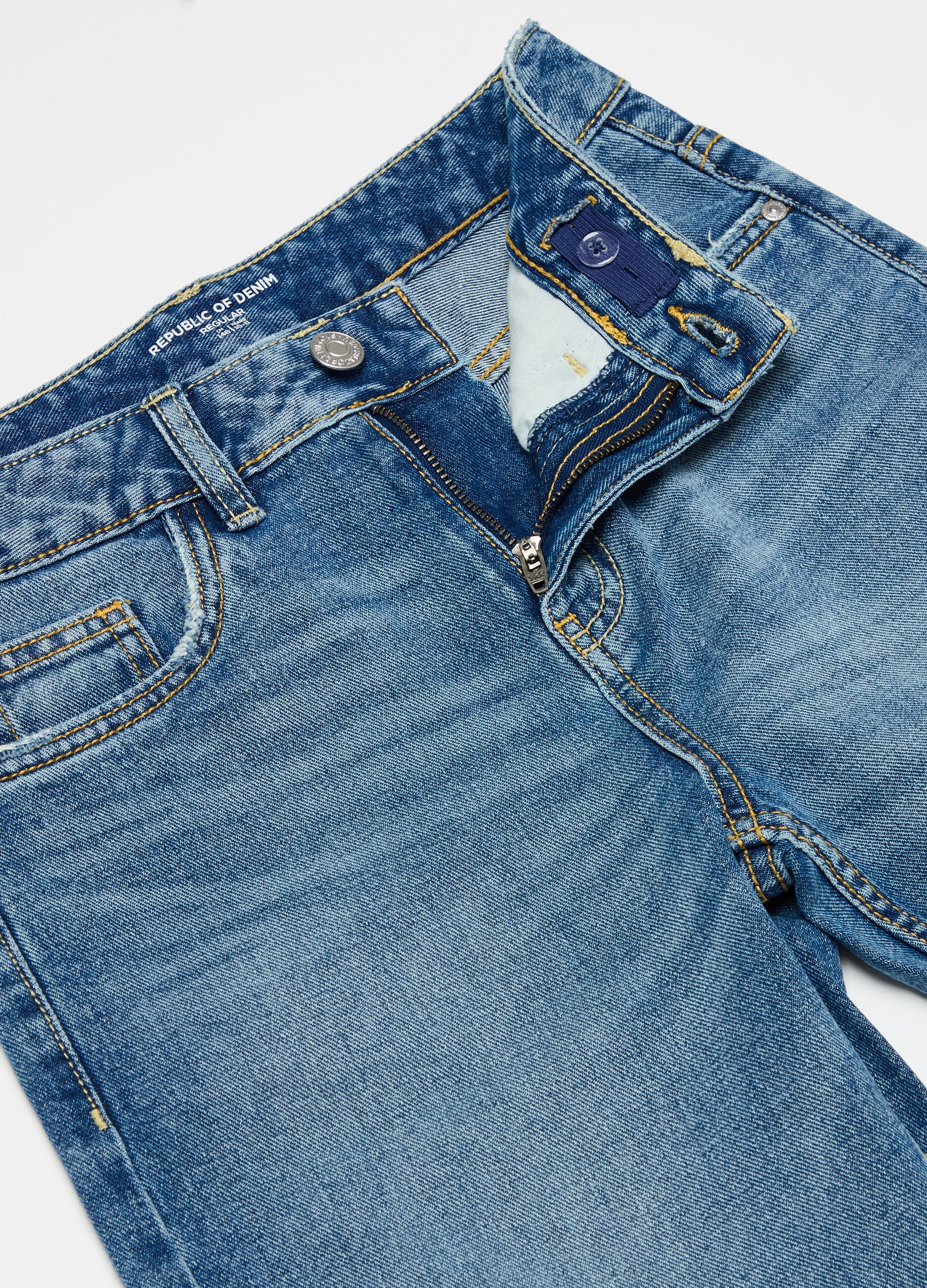Regular-fit Bermuda shorts in denim with five pockets