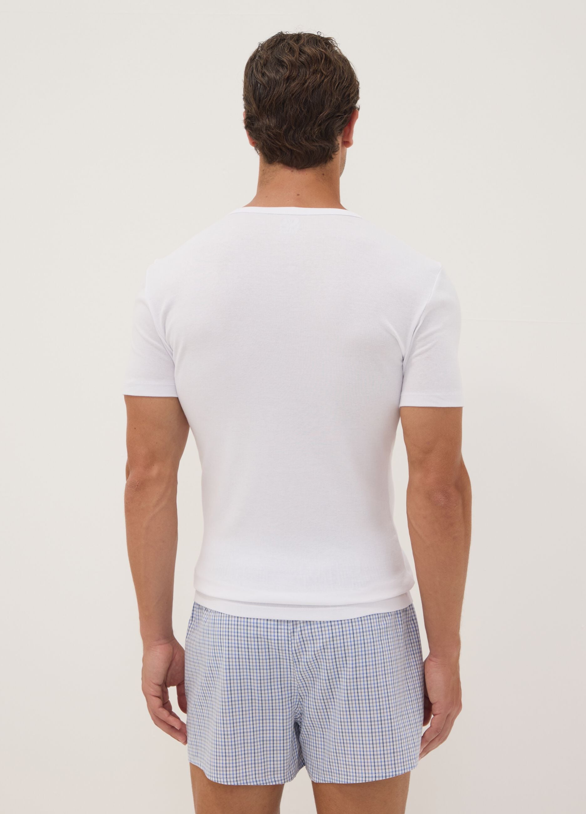 2-pack of white organic cotton T-shirts with deep V-neck