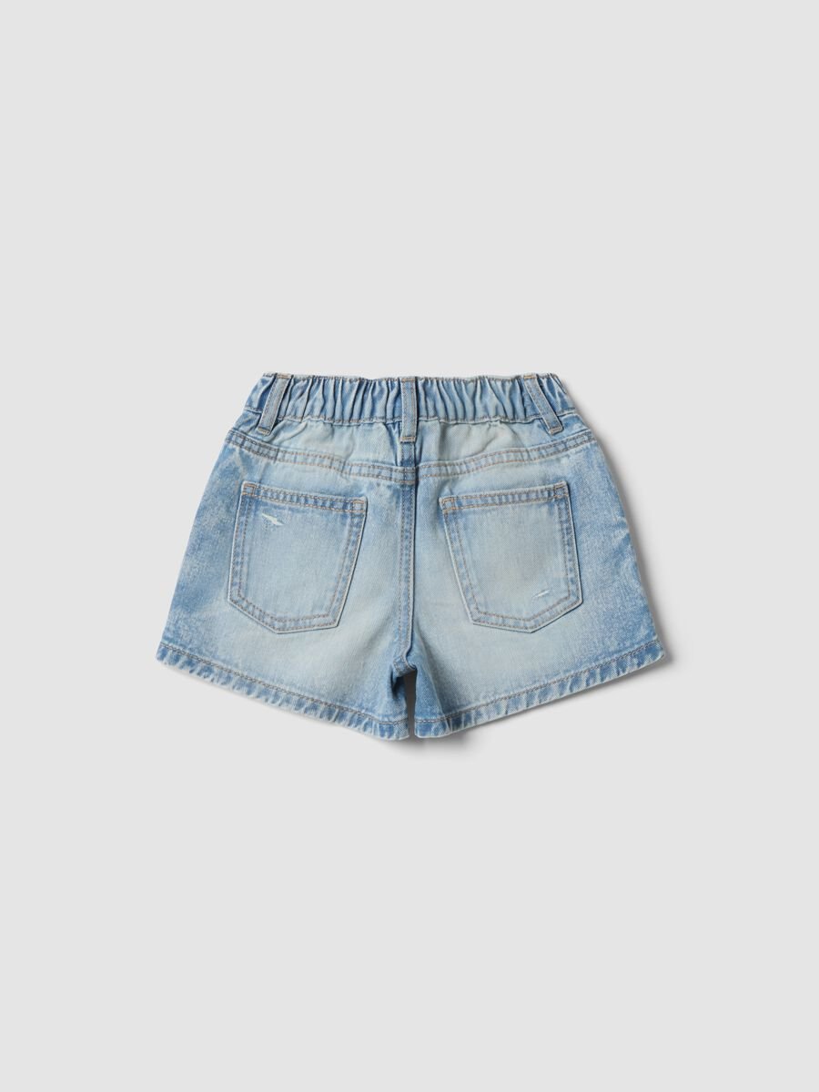 Hellblaue Denim-Shorts aus reiner Baumwolle f&uuml;r M&auml;dchen, Regular Fit, mit Stickerei_1