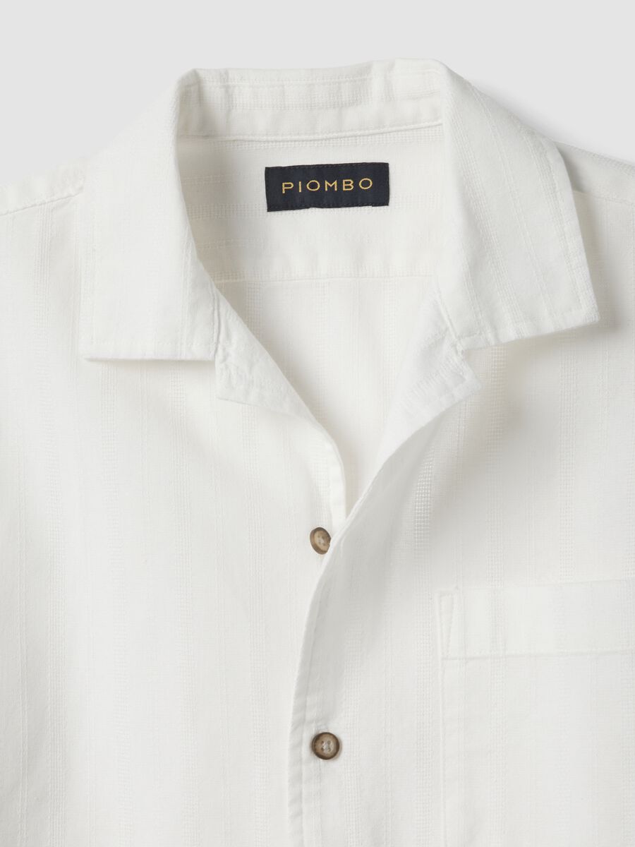 Wei&szlig;es Regular-Fit-Hemd aus reiner Baumwolle mit Streifen und Brusttasche_5