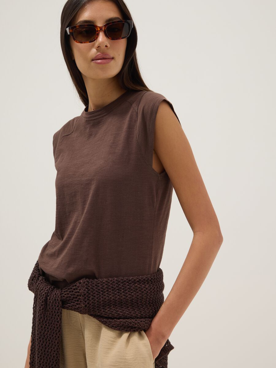 &Kappa;&alpha;&phi;έ &mu;&pi;&lambda;&omicron;&upsilon;&zeta;ά&kappa;&iota; &mu;&epsilon; &kappa;&omicron;&nu;&tau;ό &mu;&alpha;&nu;ί&kappa;&iota; &alpha;&pi;ό &kappa;&alpha;&theta;&alpha;&rho;ό &beta;&alpha;&mu;&beta;ά&kappa;&iota; &sigma;&epsilon; regular fit_0