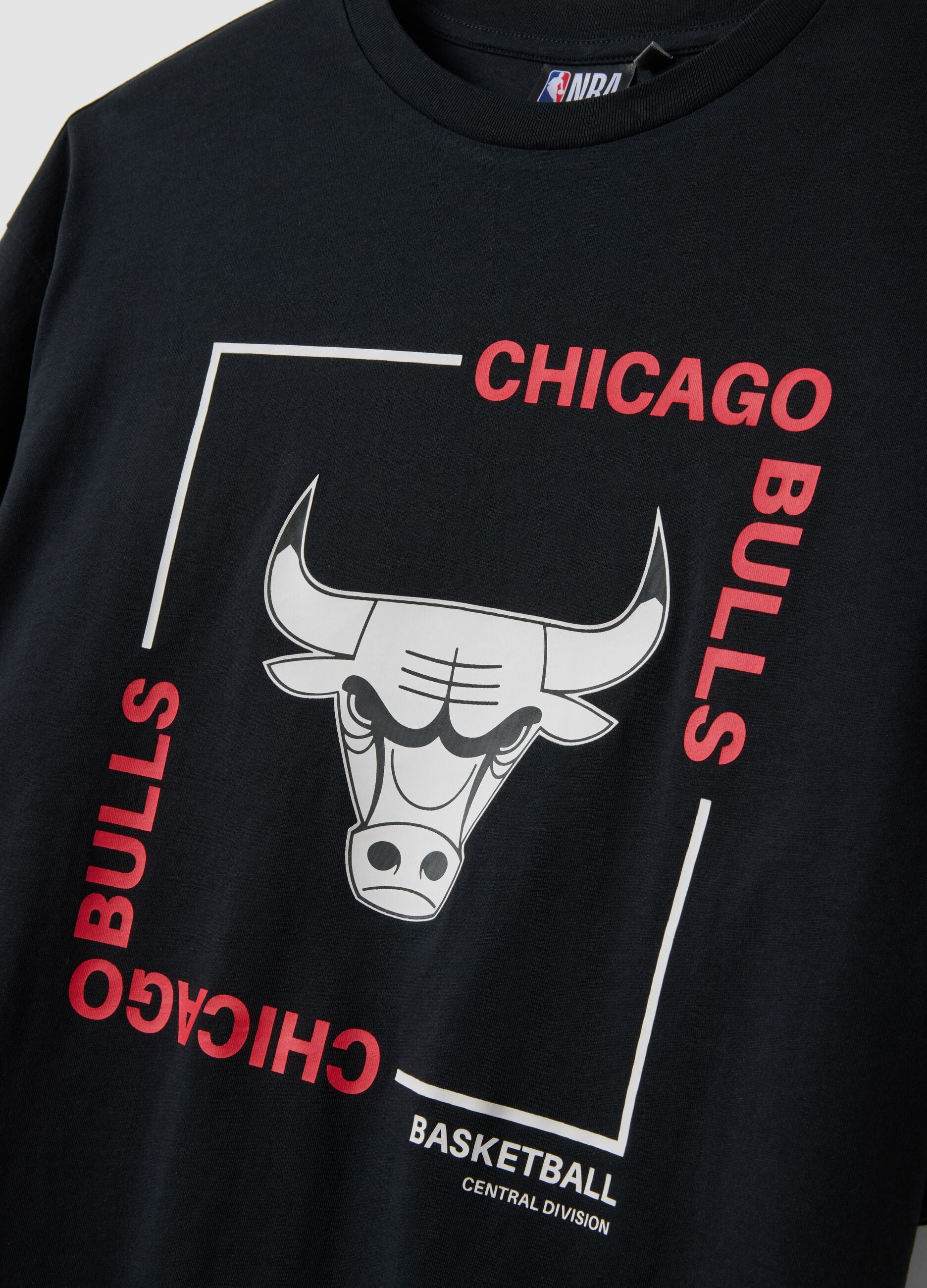 Black pure cotton T-shirt with Chicago Bulls print