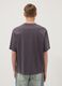 T-shirt cinzenta em algod&atilde;o puro com bolso, corte regular_3