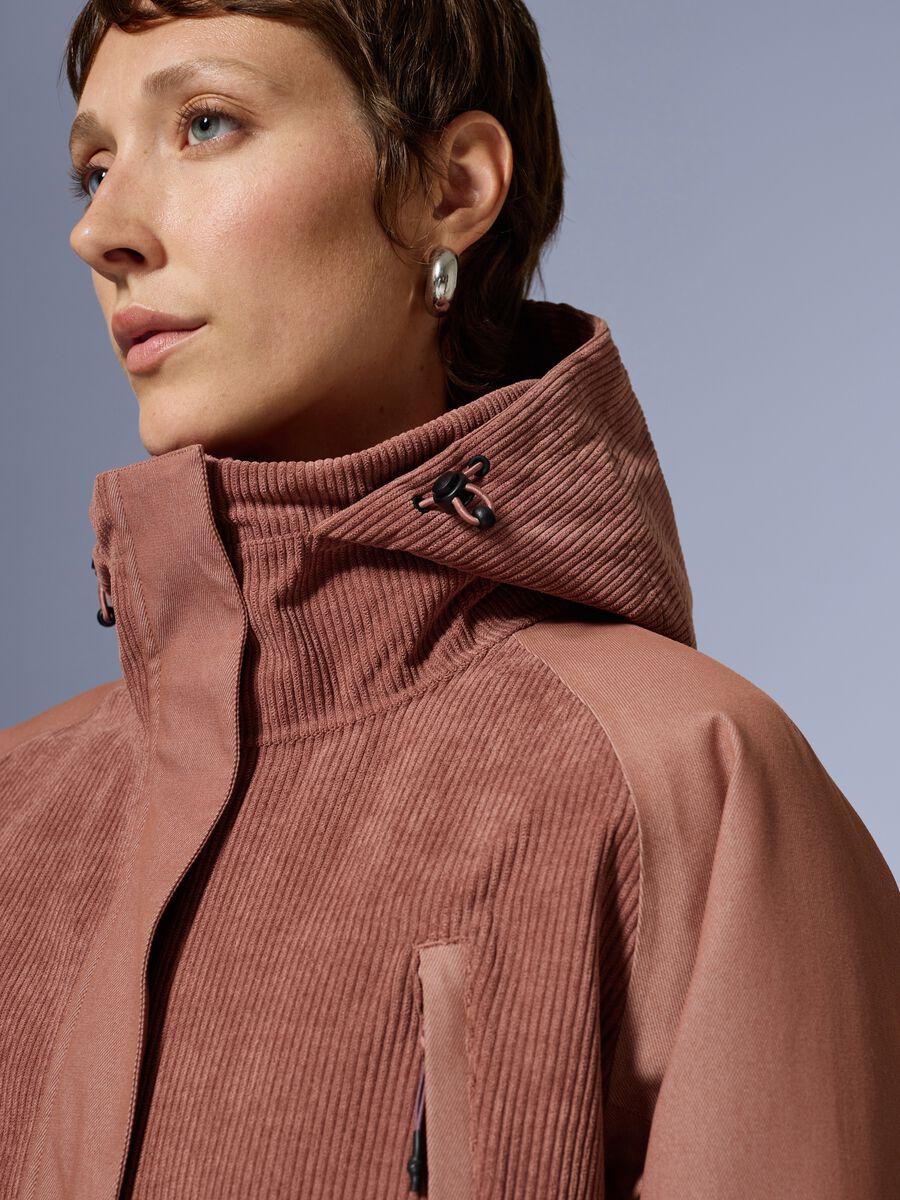 Μπουφάν σκι με βελούδινες ενθέσεις ALTAVIA ΜΕ DEBORAH COMPAGNONI_2