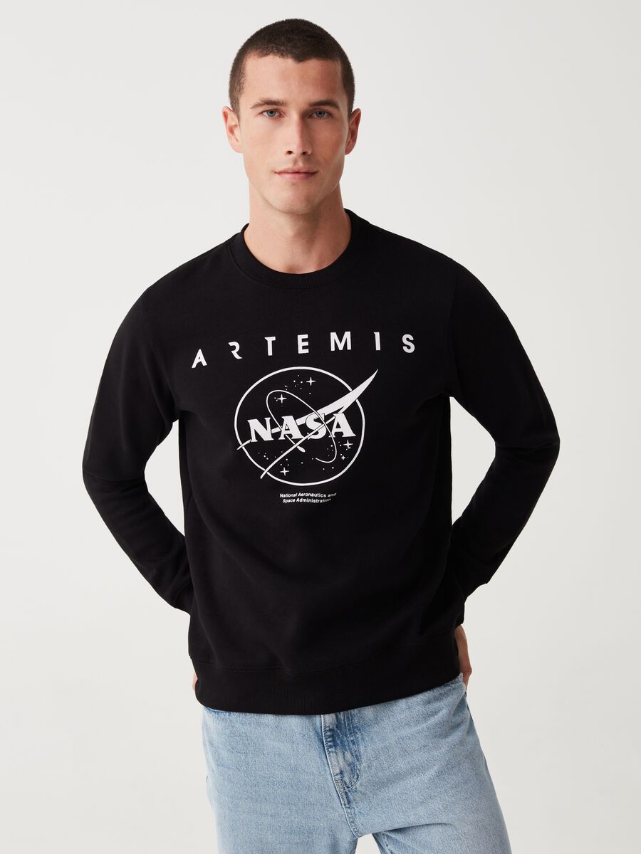 Sweatshirt with round neck and NASA Artemis Mission print_0