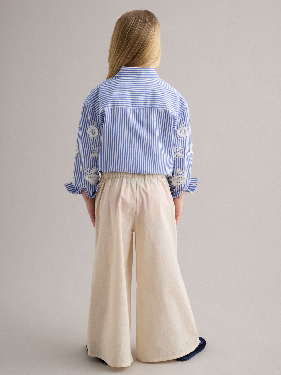 Girl's wide leg beige cotton trousers with floral embroidery_2