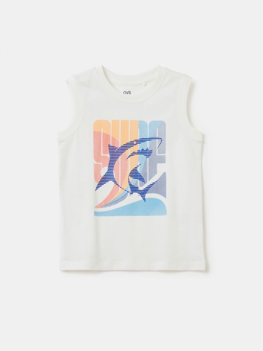 Camiseta de tirantes con estampado surf y tiburón_0
