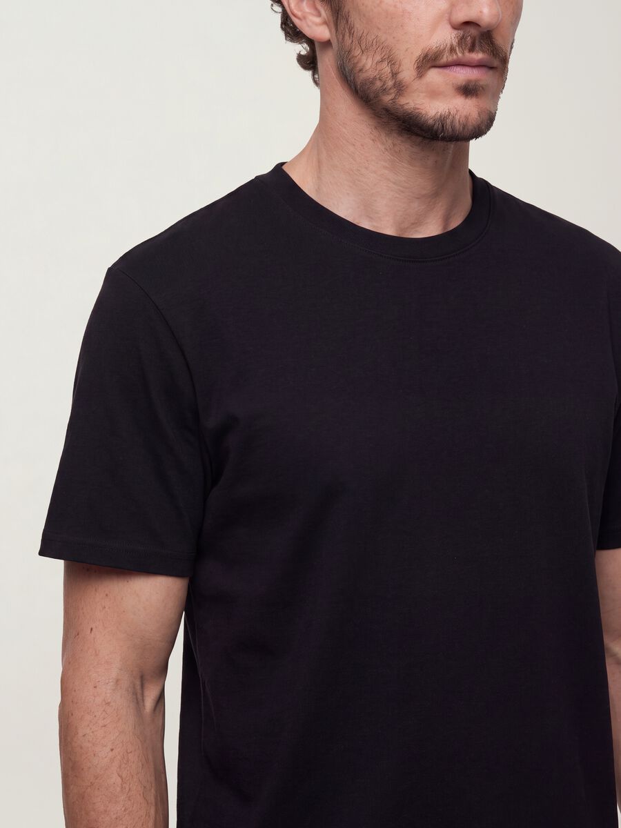 &Mu;&alpha;ύ&rho;&omicron; T-shirt &alpha;&pi;ό 100% &beta;&alpha;&mu;&beta;ά&kappa;&iota;, &kappa;&omicron;&nu;&tau;&omicron;&mu;ά&nu;&iota;&kappa;&omicron;, relaxed fit_1