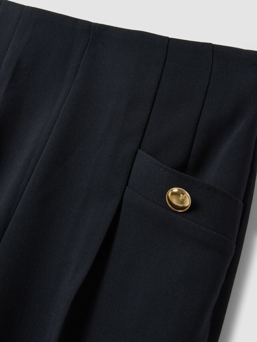 Cal&ccedil;as pretas em viscose el&aacute;stica com corte regular tapered_5