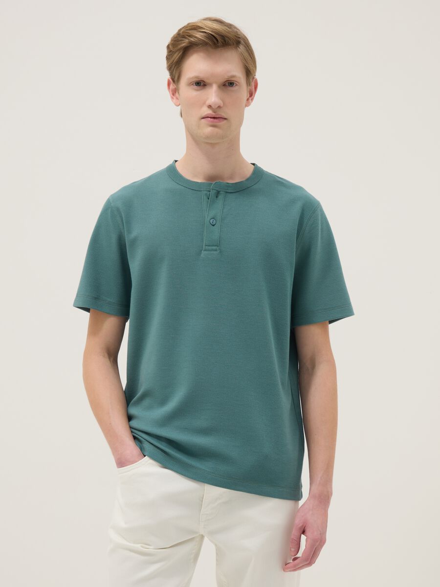 Green short-sleeve regular fit T-shirt with seraphim neck_0