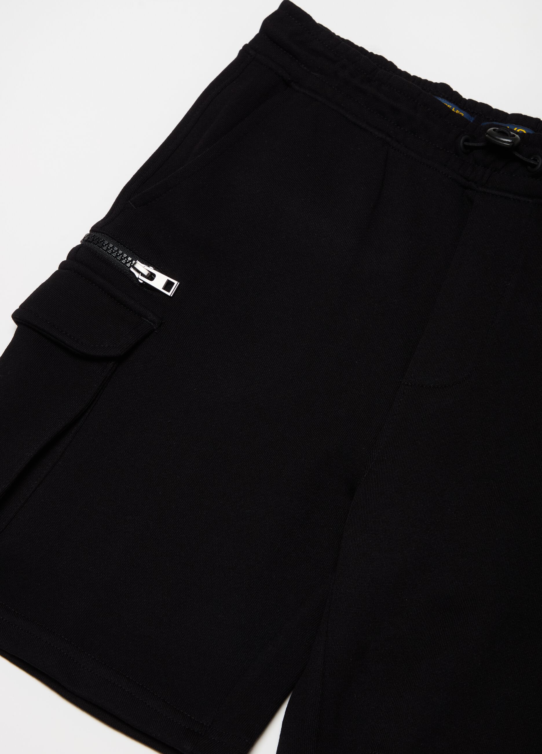 Cargo shorts in French Terry with drawstring