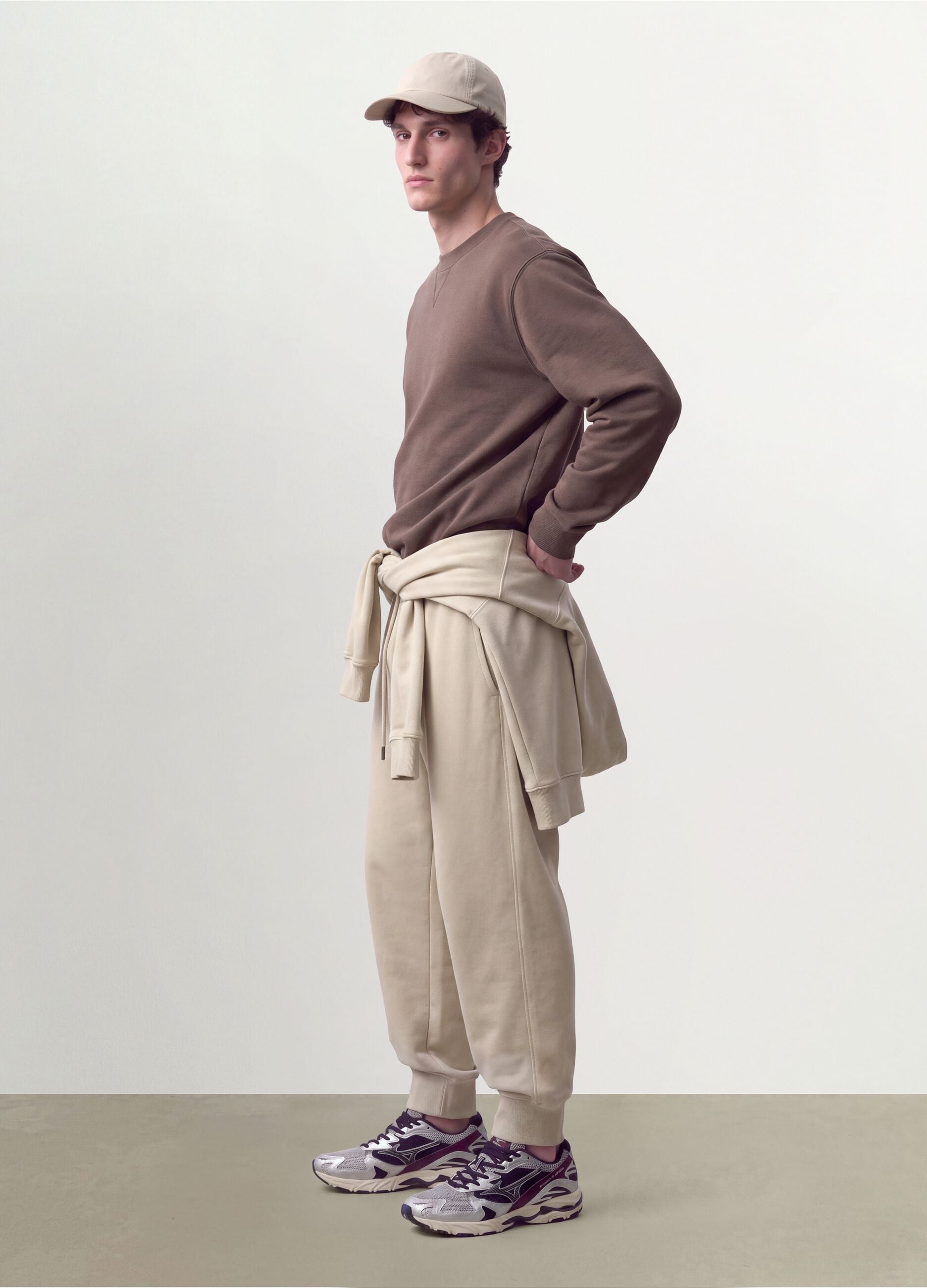 Beige Jogger aus Baumwollmix mit B&uuml;ndchenabschluss und Kordelzug