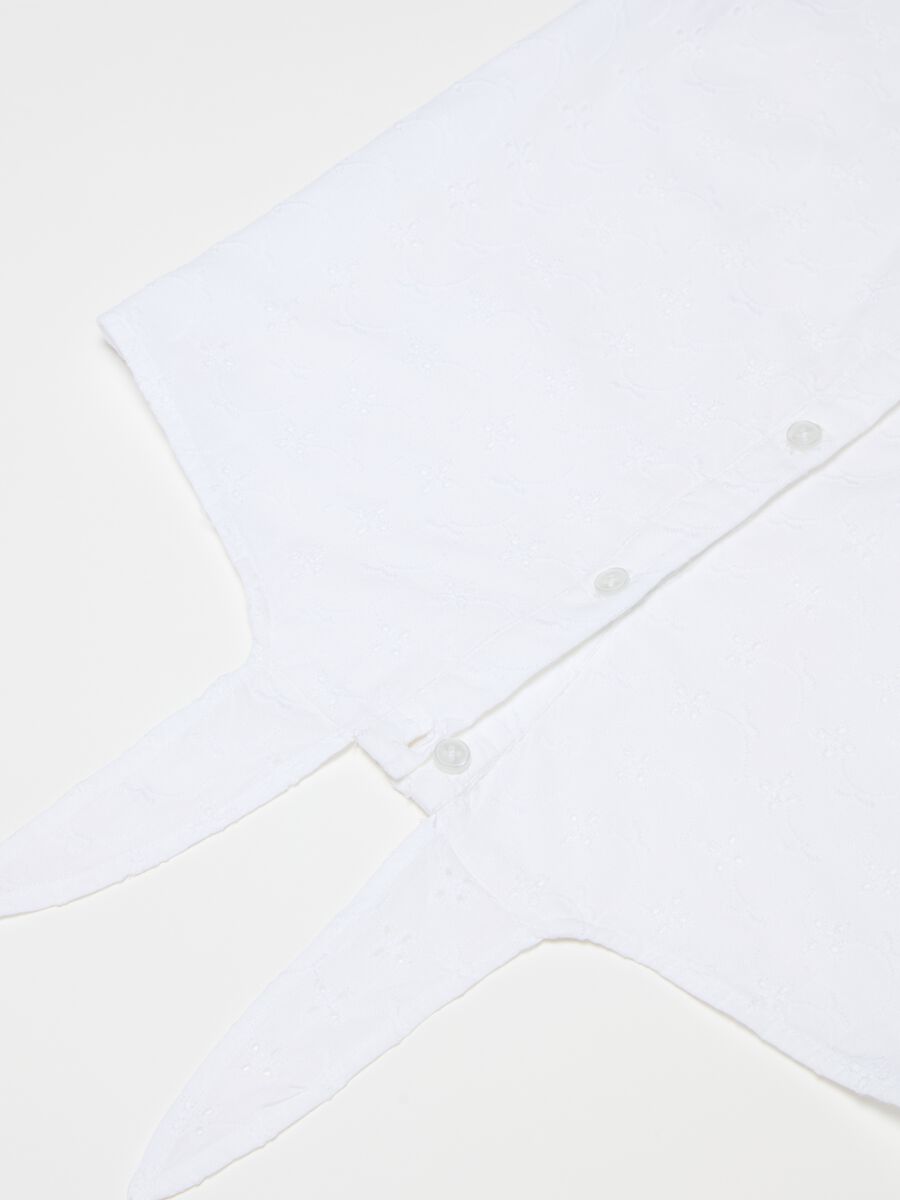 Sleeveless shirt in broderie anglaise with knot_2