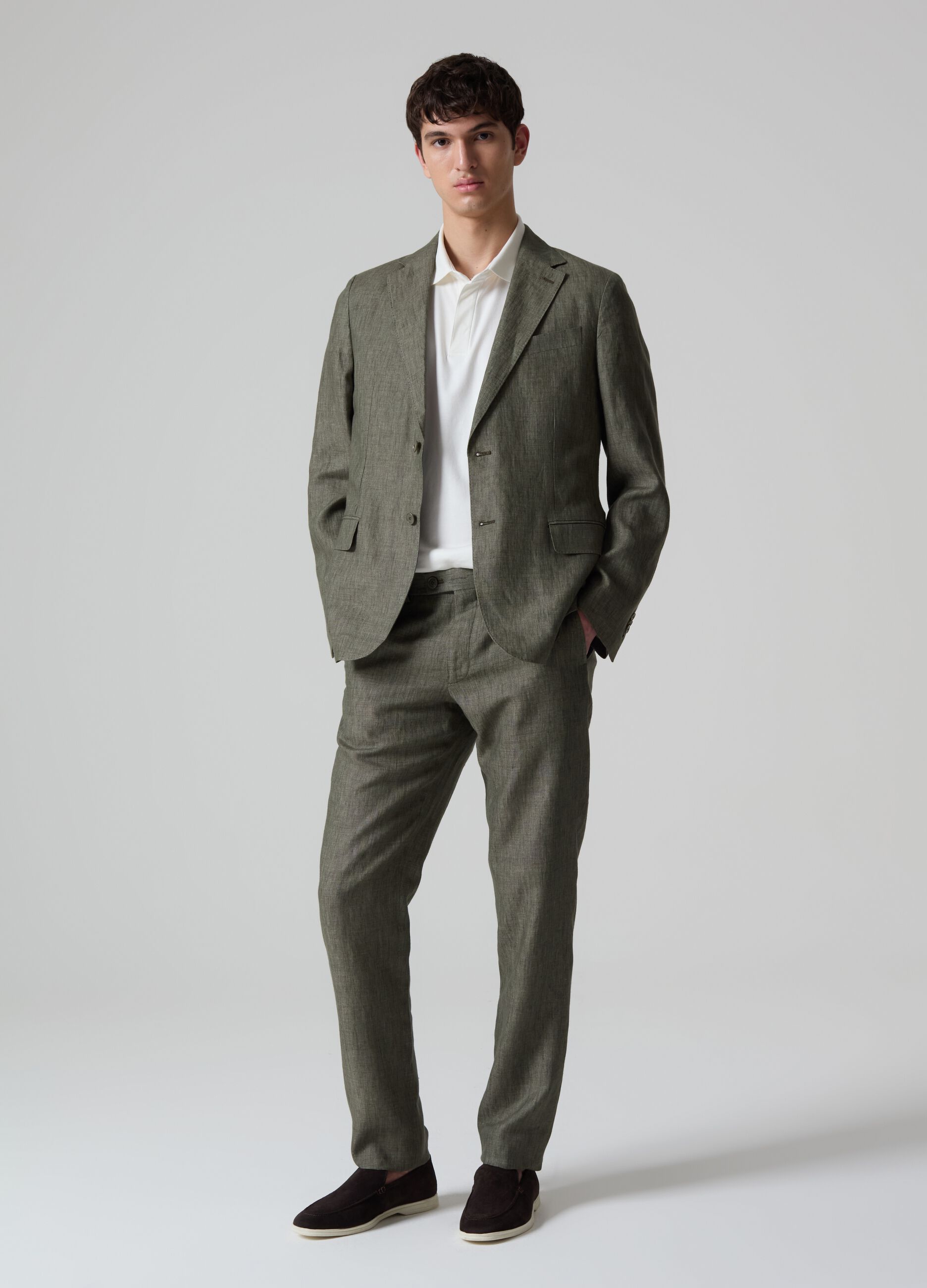 Contemporary chino trousers in linen