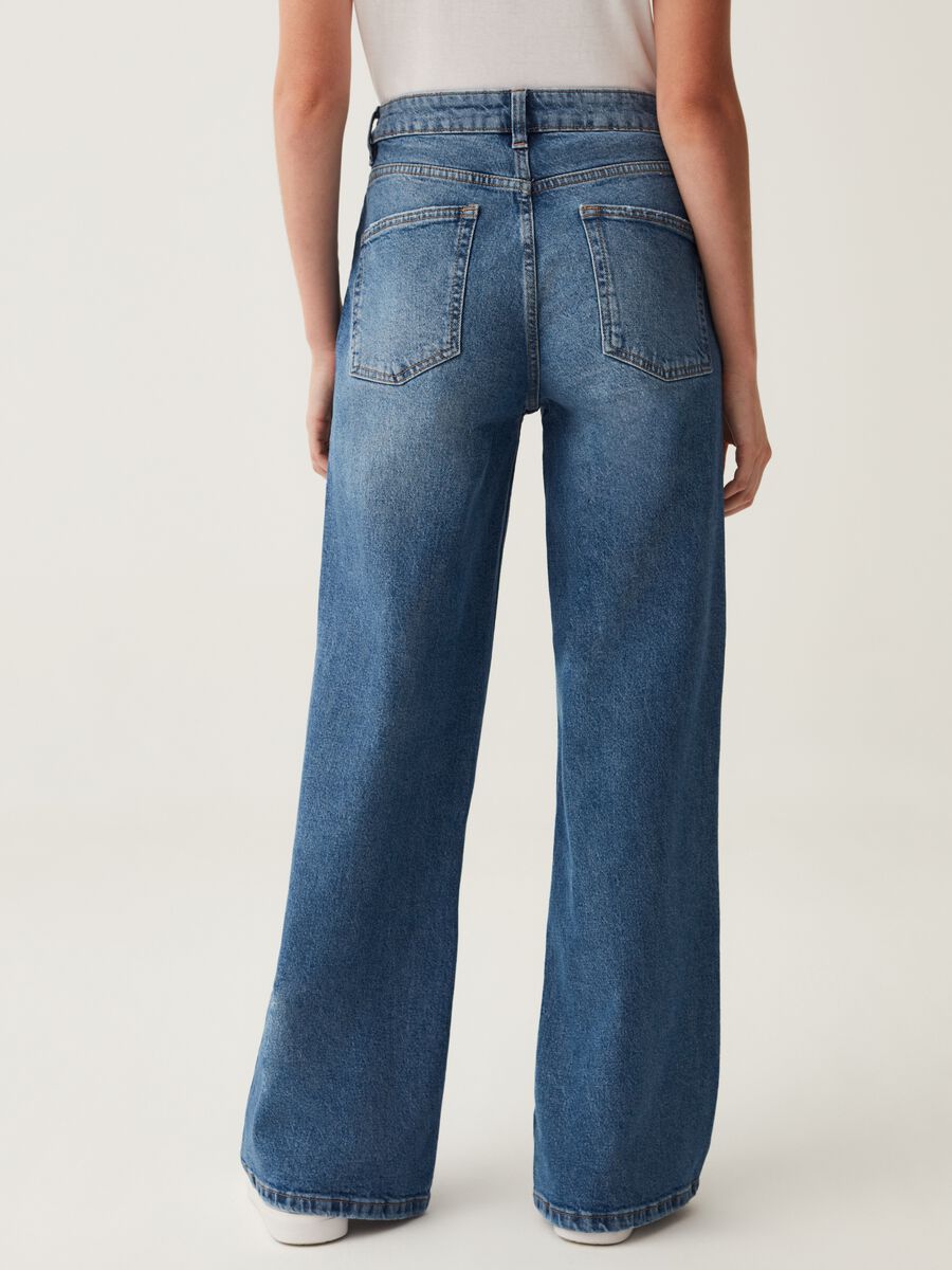 Relaxed-fit jeans with fading_2