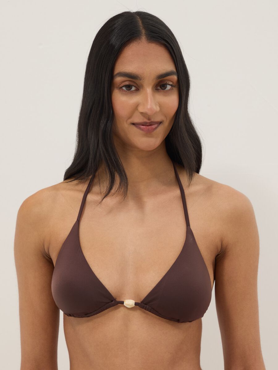 &Kappa;&alpha;&phi;έ &tau;&rho;&iota;&gamma;&omega;&nu;&iota;&kappa;ό &mu;&pi;&iota;&kappa;ί&nu;&iota; &alpha;&pi;ό &epsilon;&lambda;&alpha;&sigma;&tau;&iota;&kappa;ό ύ&phi;&alpha;&sigma;&mu;&alpha; &mu;&epsilon; &pi;&epsilon;&tau;&rho;ά&delta;&iota;&alpha;_0