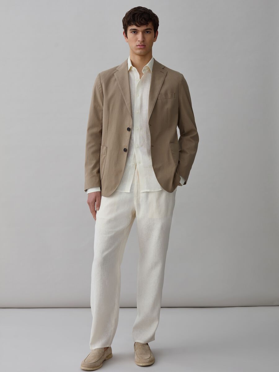 Contemporary trousers in linen_0
