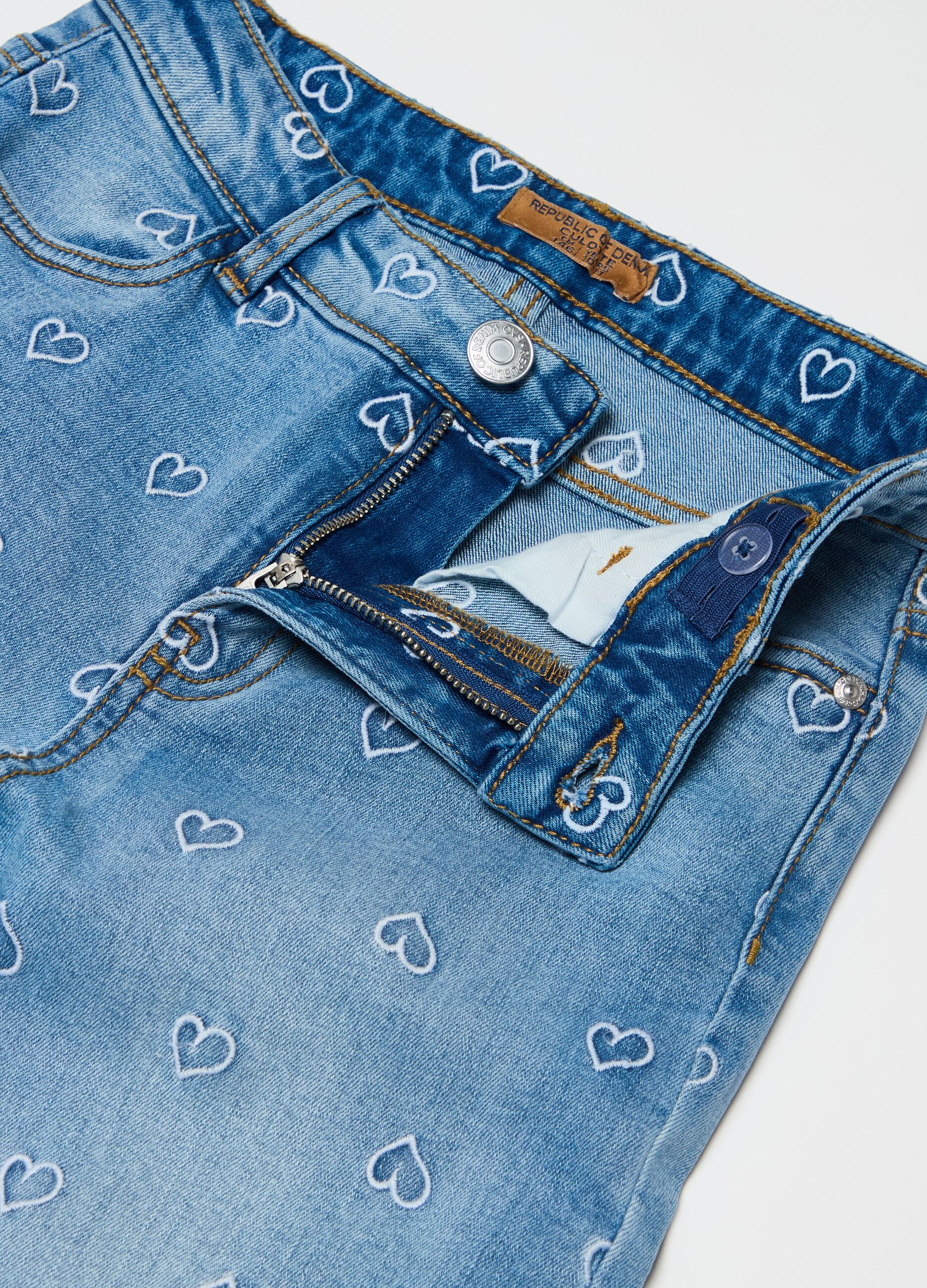 Culotte jeans with hearts embroidery