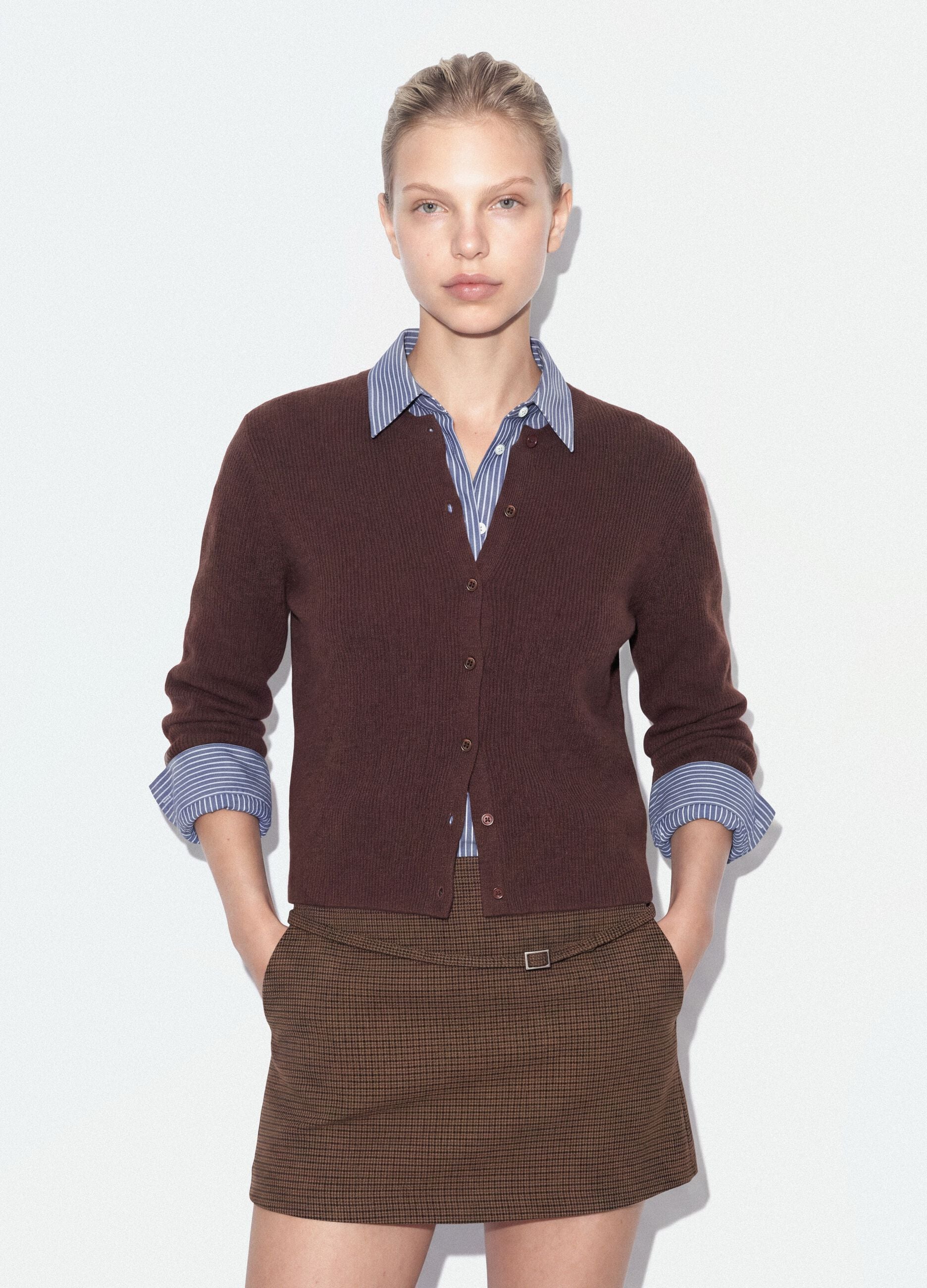 Brauner Rundhals-Cardigan aus Lyocell-Wollmix im Oversize-Fit