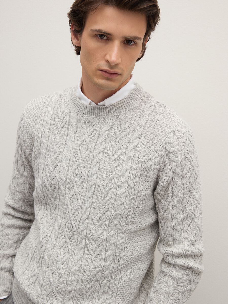 Grey regular fit sweater with round neckline_0