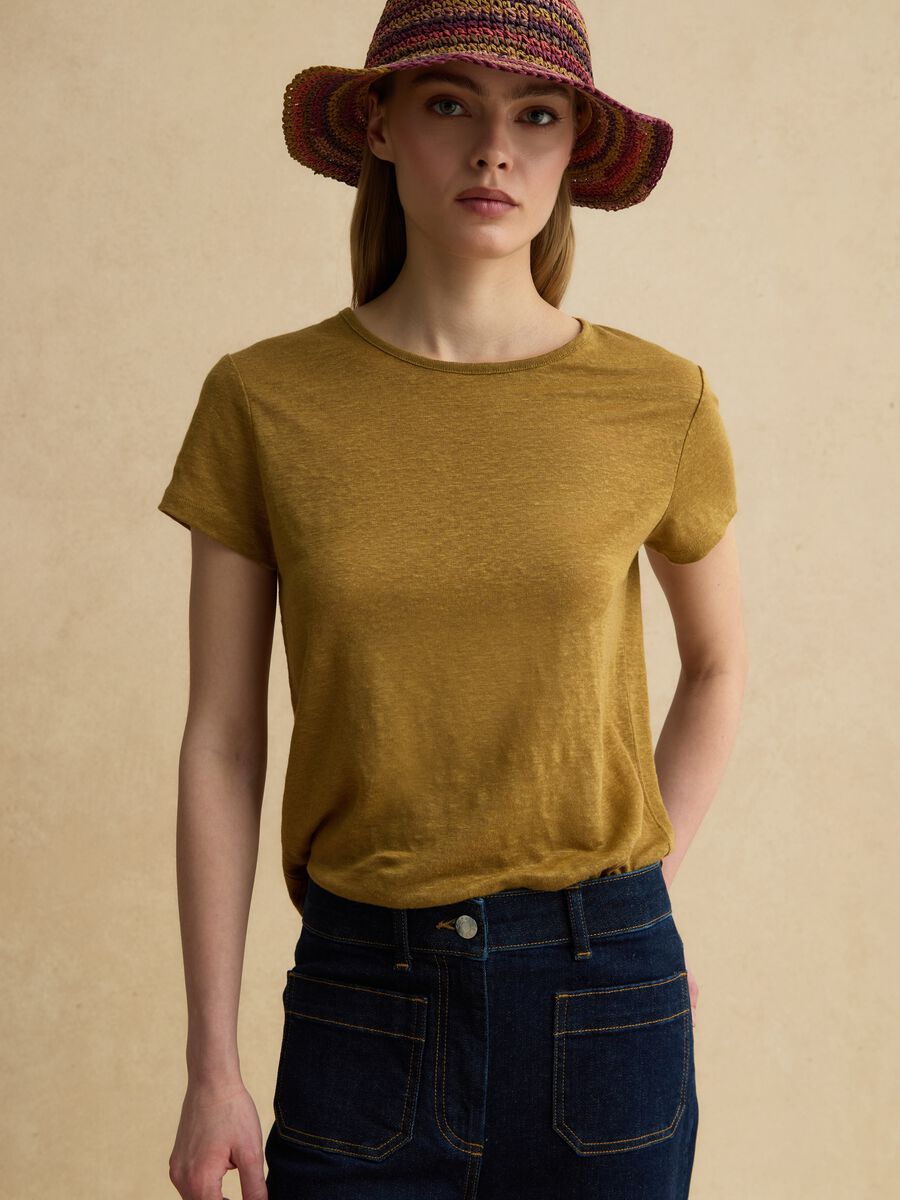 Camiseta verde de manga corta en lino puro, corte regular_0