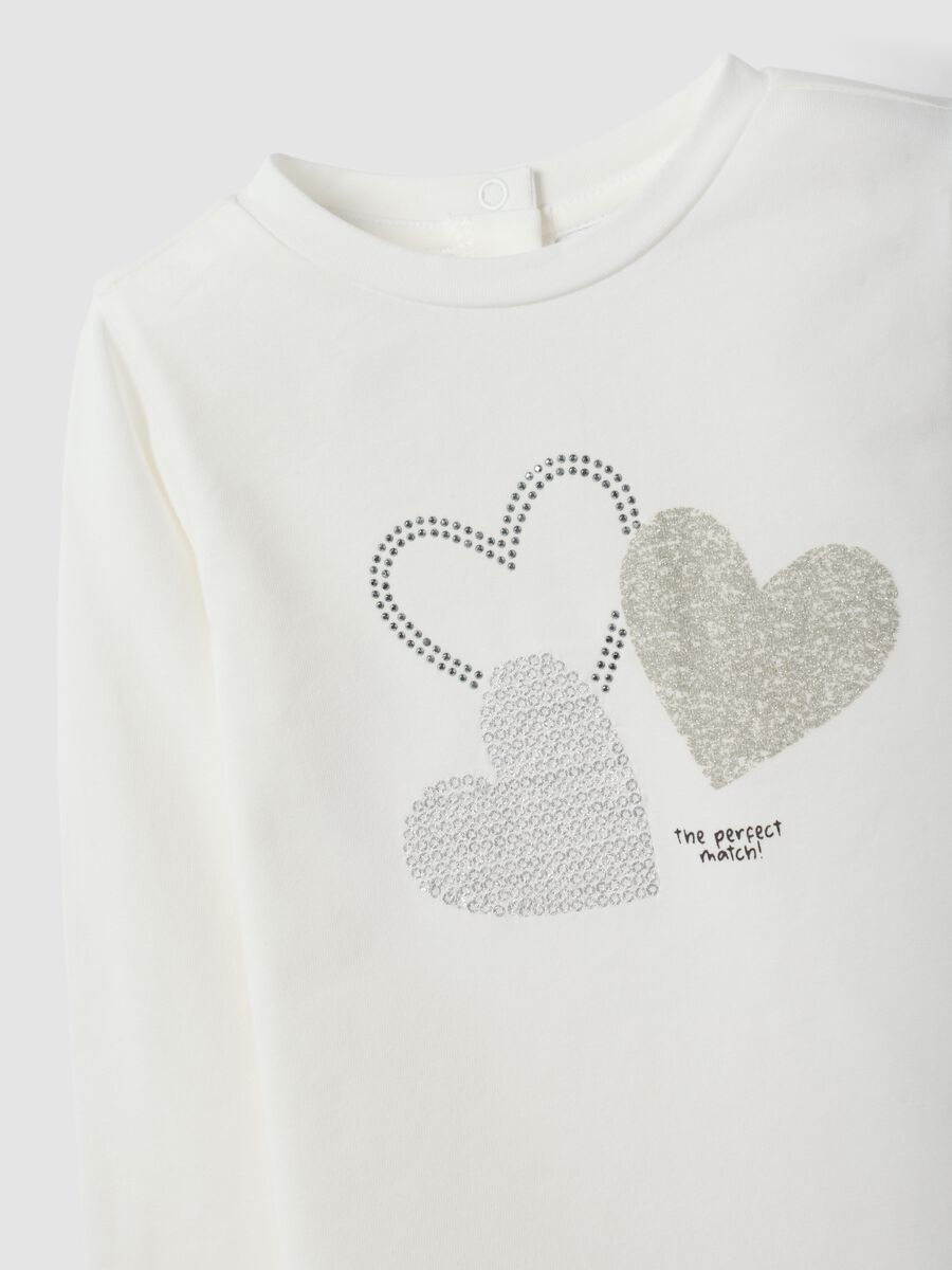 Wei&szlig;es T-Shirt aus elastischer Bio-Baumwolle mit Herz-Print f&uuml;r Baby-M&auml;dchen_2