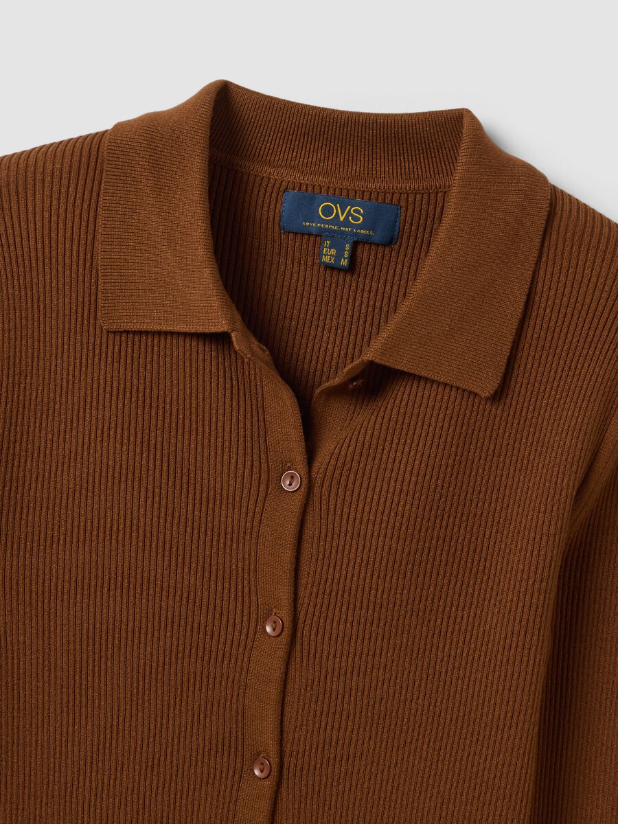 Brown fitted ribbed viscose-blend cardigan with polo collar_5