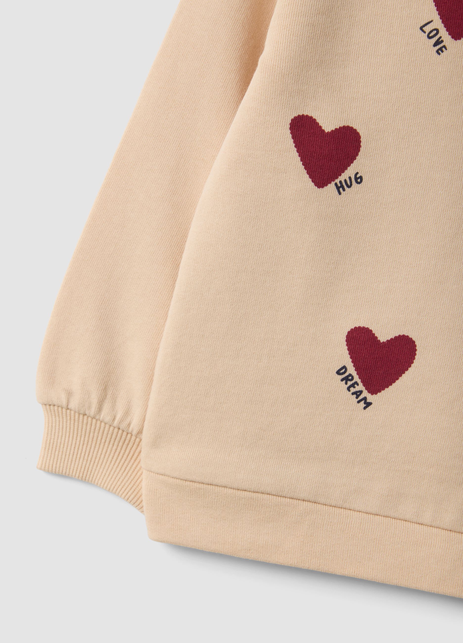 Felpa beige in puro cotone a girocollo e con stampa cuori per bimba
