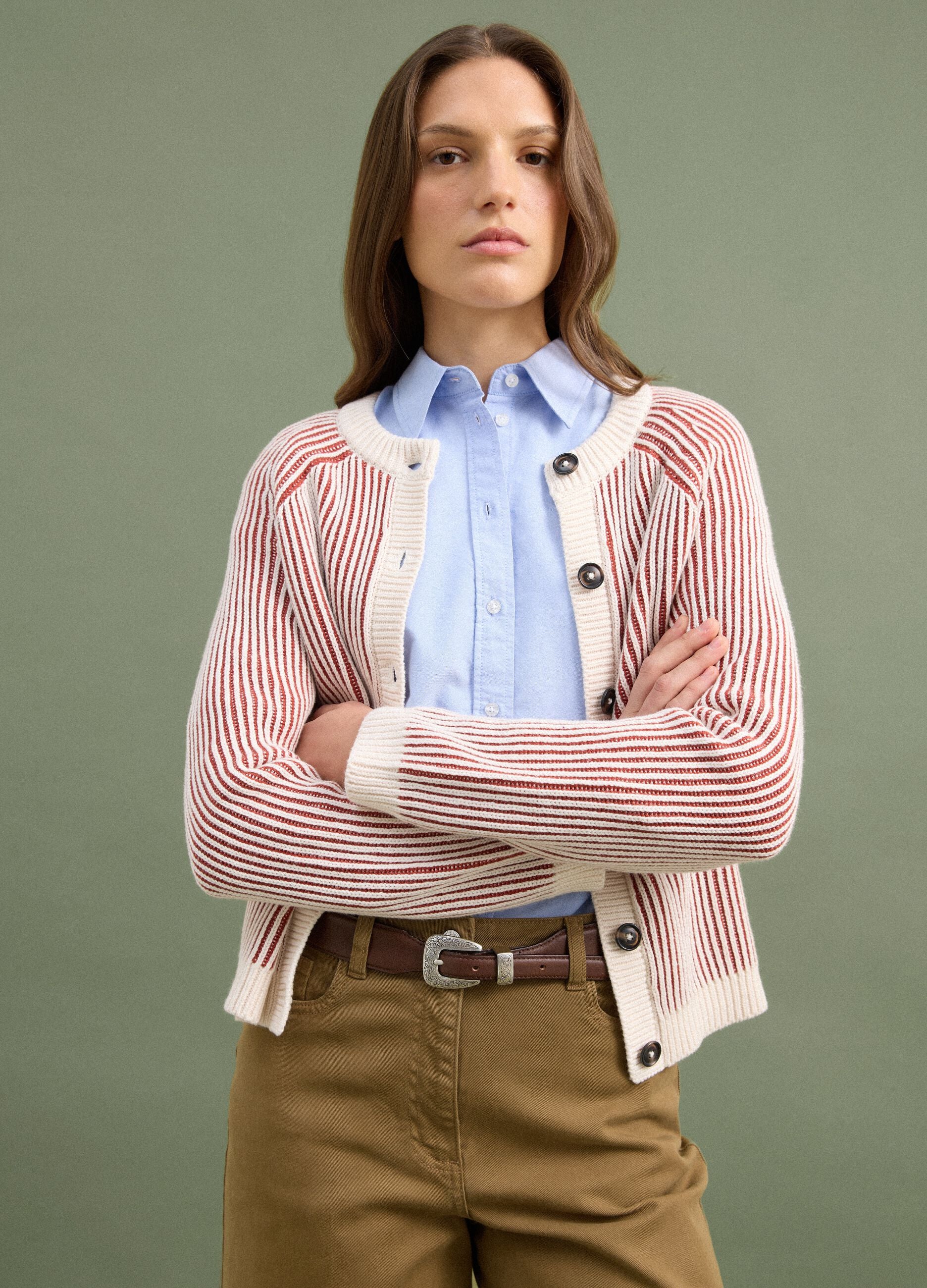 Cardigan bianco in puro cotone a coste con girocollo