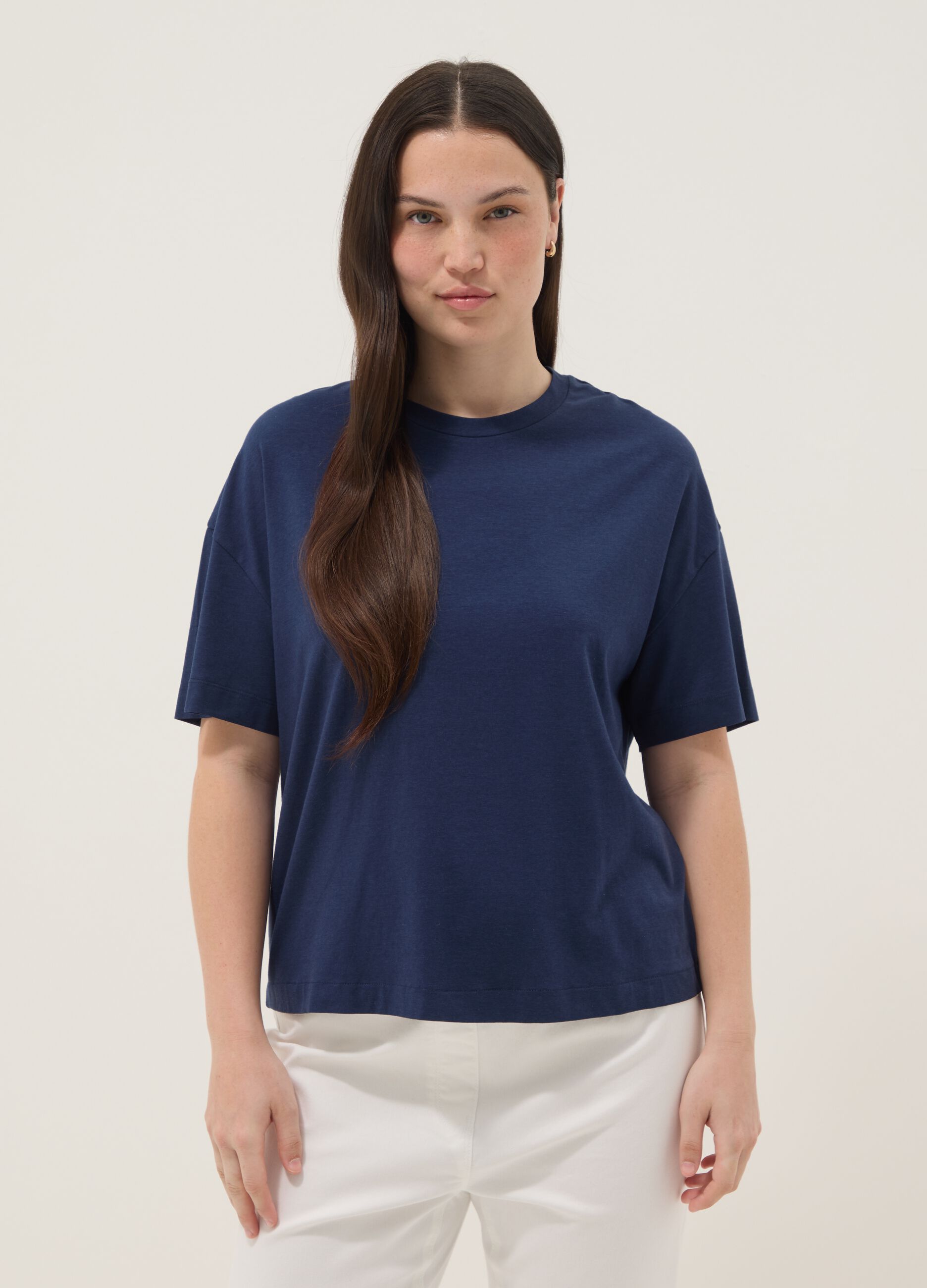 &Mu;&pi;&lambda;&epsilon; &kappa;&omicron;&nu;&tau;&omicron;&mu;ά&nu;&iota;&kappa;&omicron; T-shirt &alpha;&pi;ό &epsilon;&lambda;&alpha;&sigma;&tau;&iota;&kappa;ό &beta;&alpha;&mu;&beta;ά&kappa;&iota; &kappa;&alpha;&iota; modal