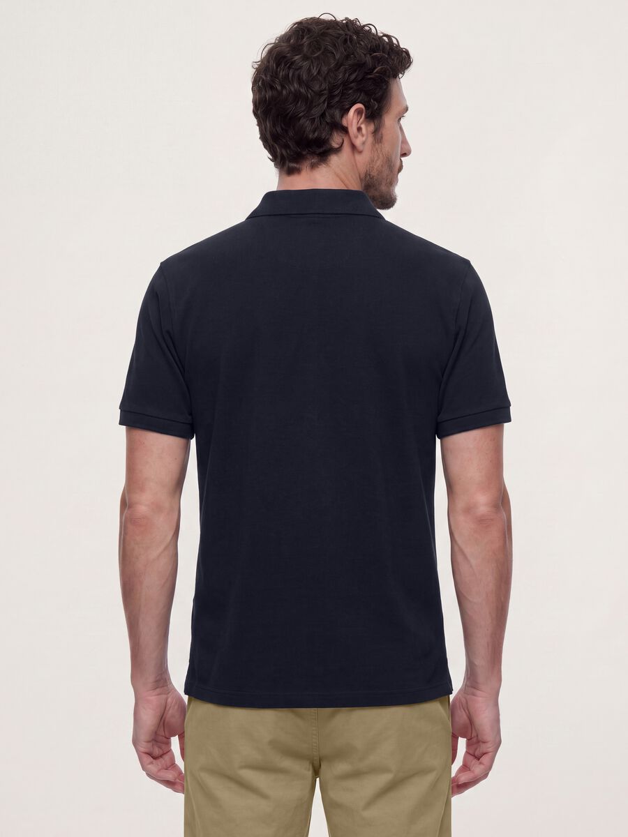 Blue pure cotton piqu&eacute; polo shirt with classic collar and regular fit_2