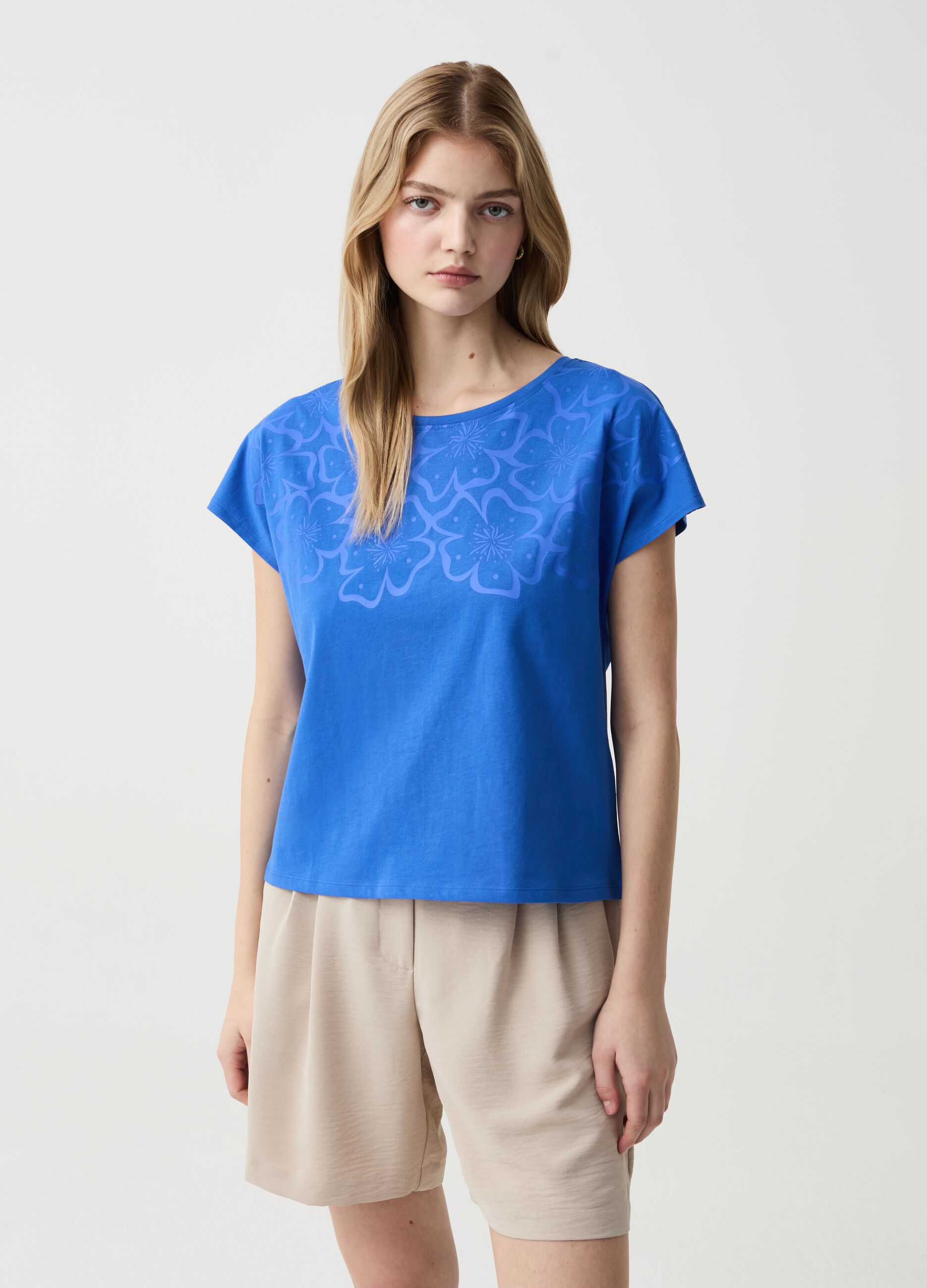 Cotton T-shirt with flowers print