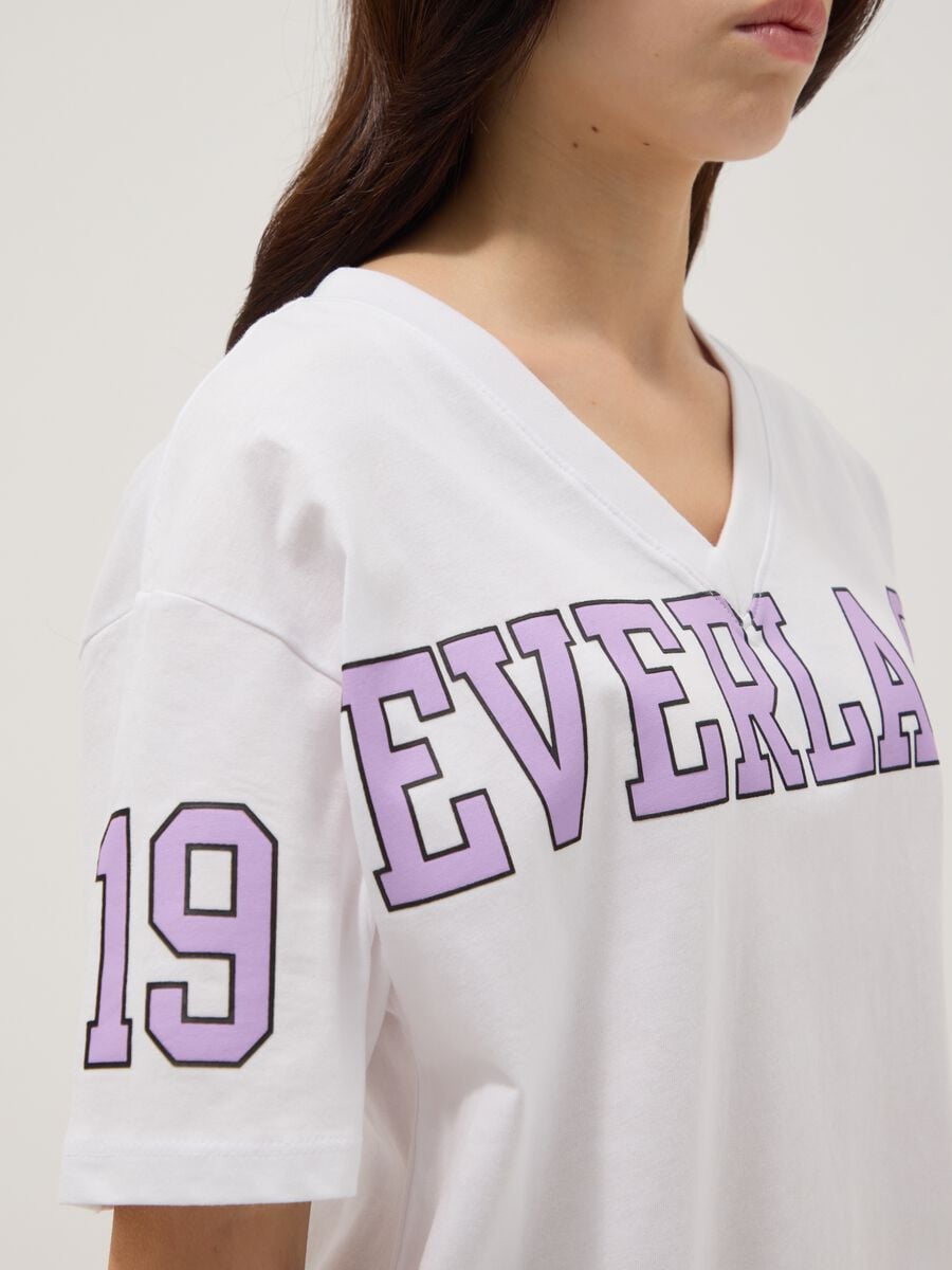 Camiseta blanca de algod&oacute;n puro con cuello en V_2