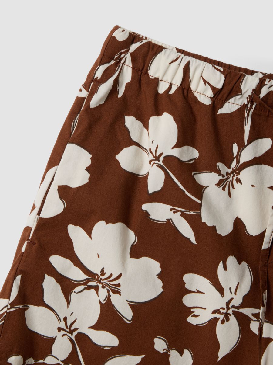 Brown stretch cotton shorts with floral print_5