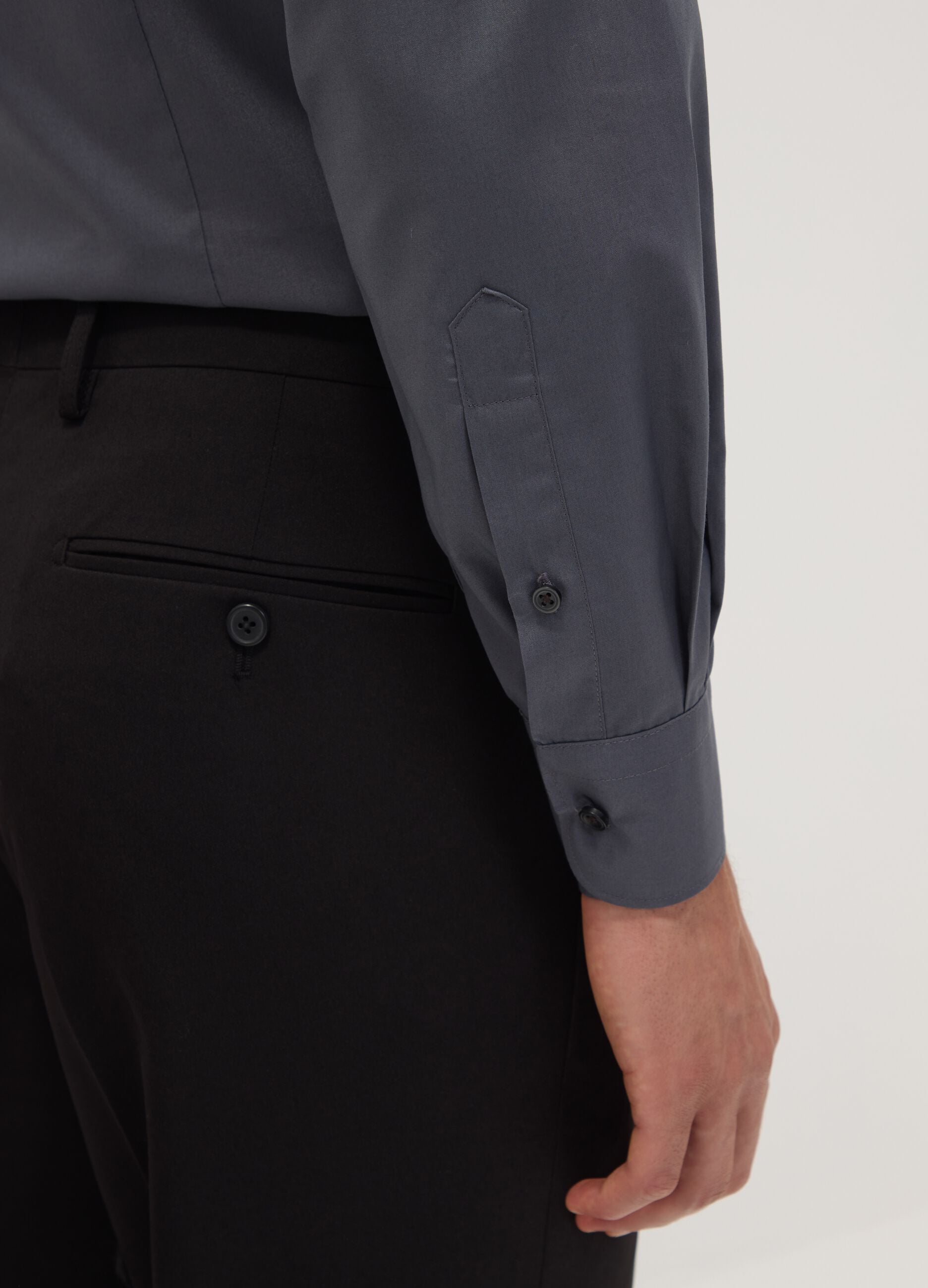 Camicia grigia slim fit con colletto classico easy iron