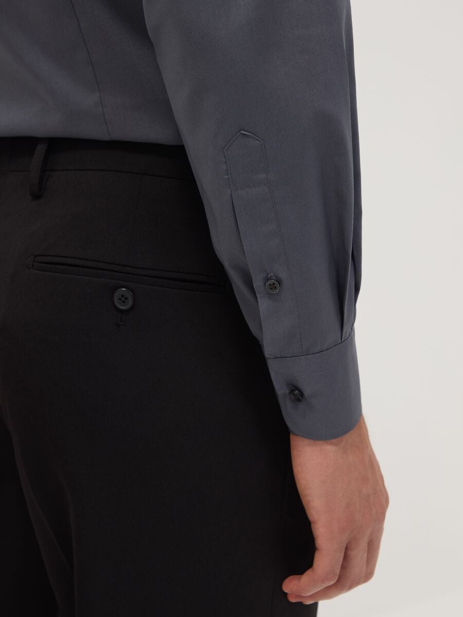 Camicia grigia slim fit con colletto classico easy iron_2