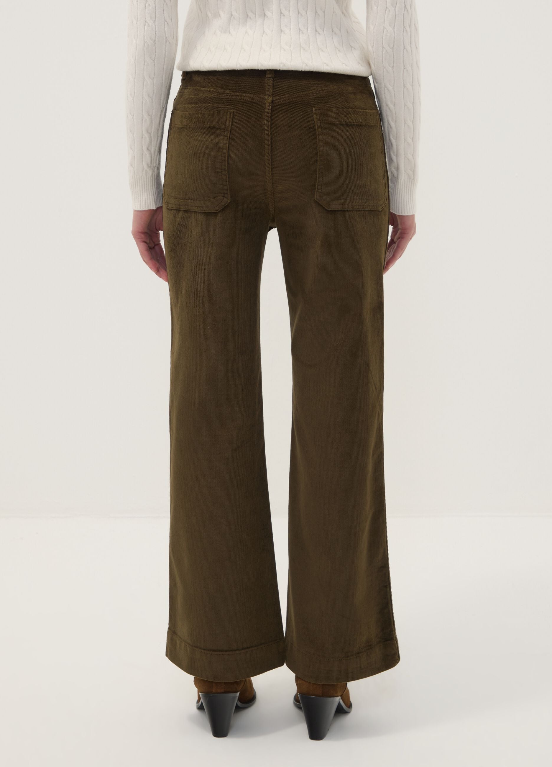 Pantaloni verdi flare in cotone e modal elasticizzato a coste