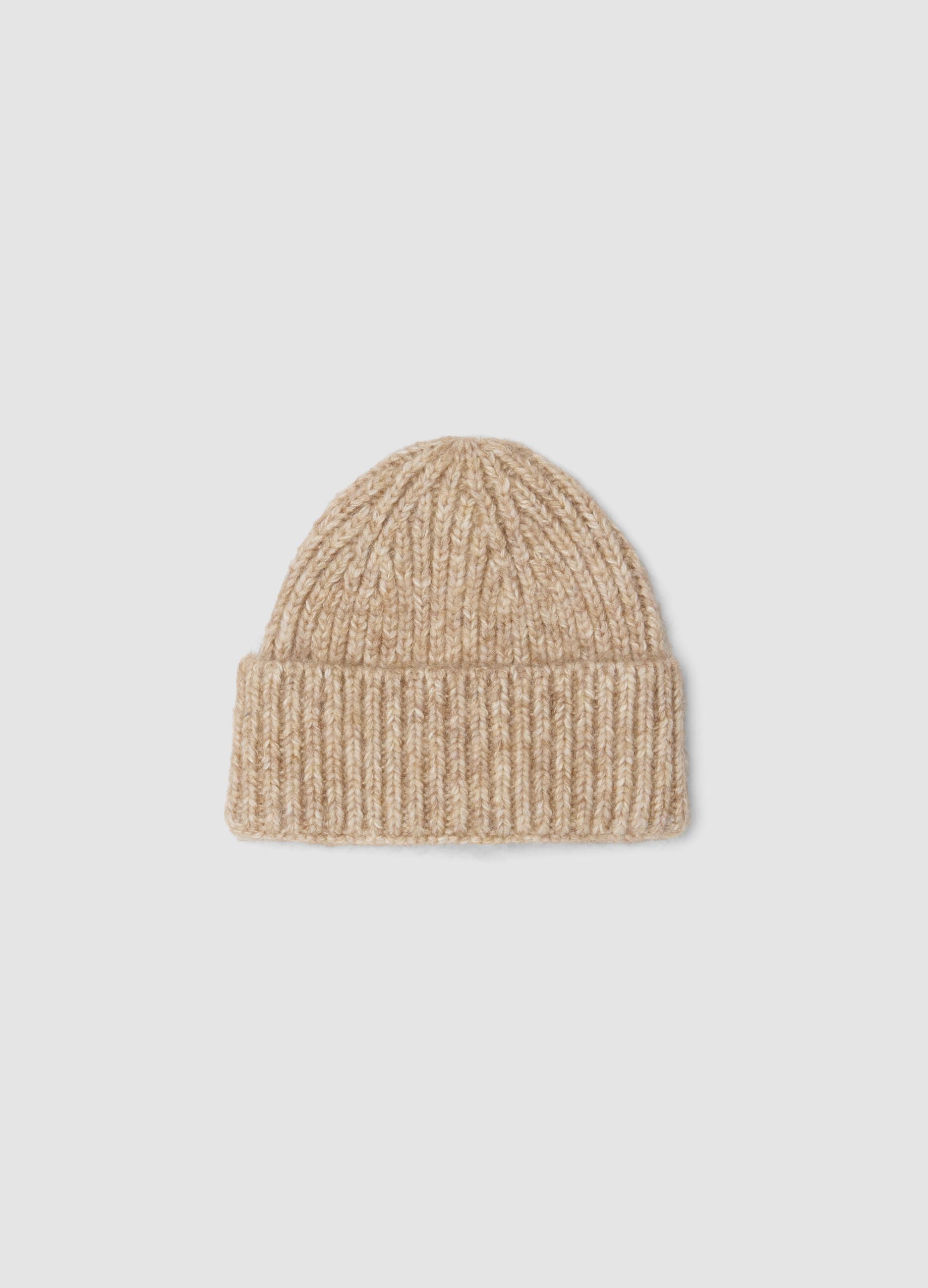 Cappello bianco in misto lana a coste