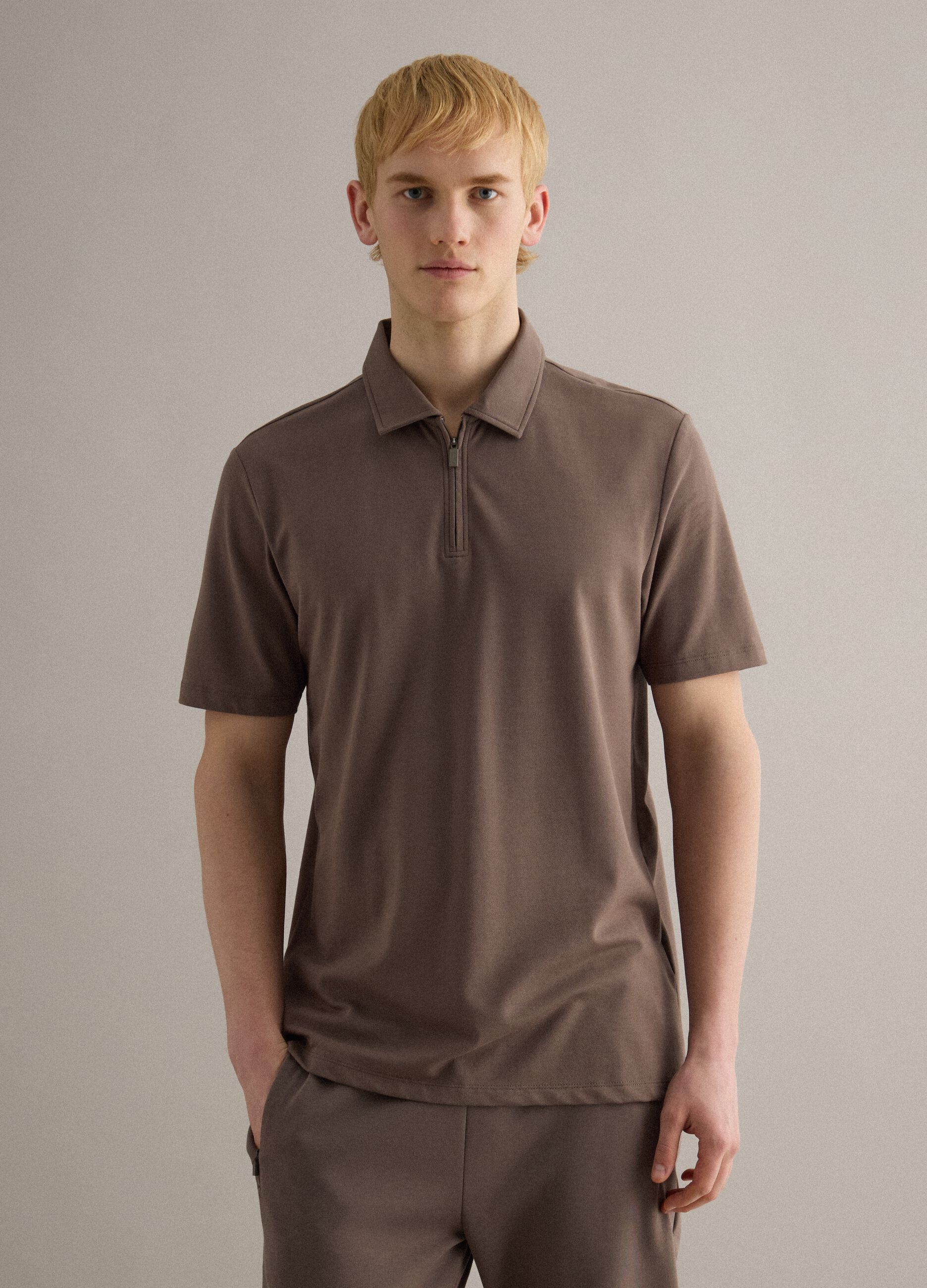 Brown short sleeve stretch cotton polo with regular fit
