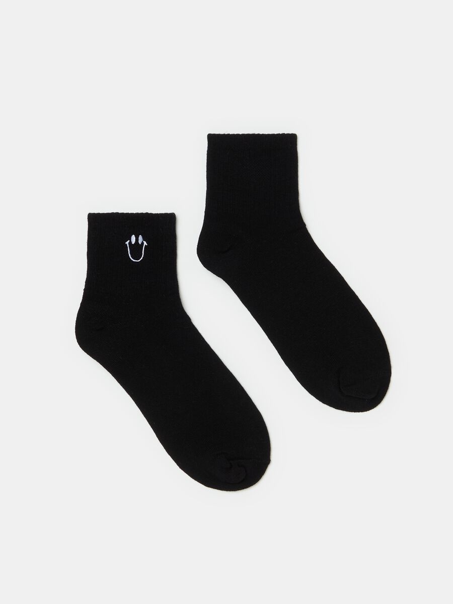 Two-pair pack short socks with embroidery_1