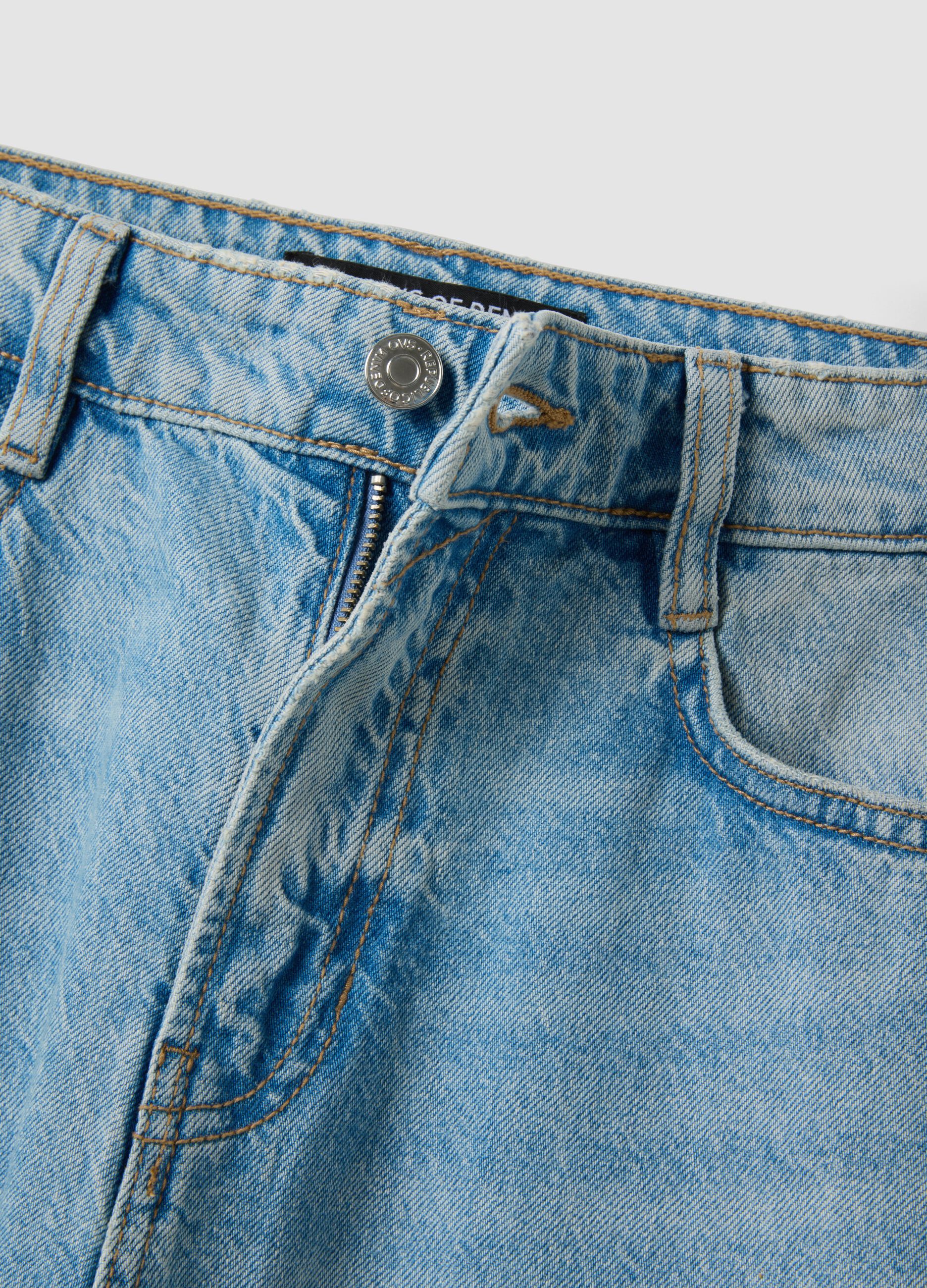 Light-wash pure cotton denim barrel-fit jeans