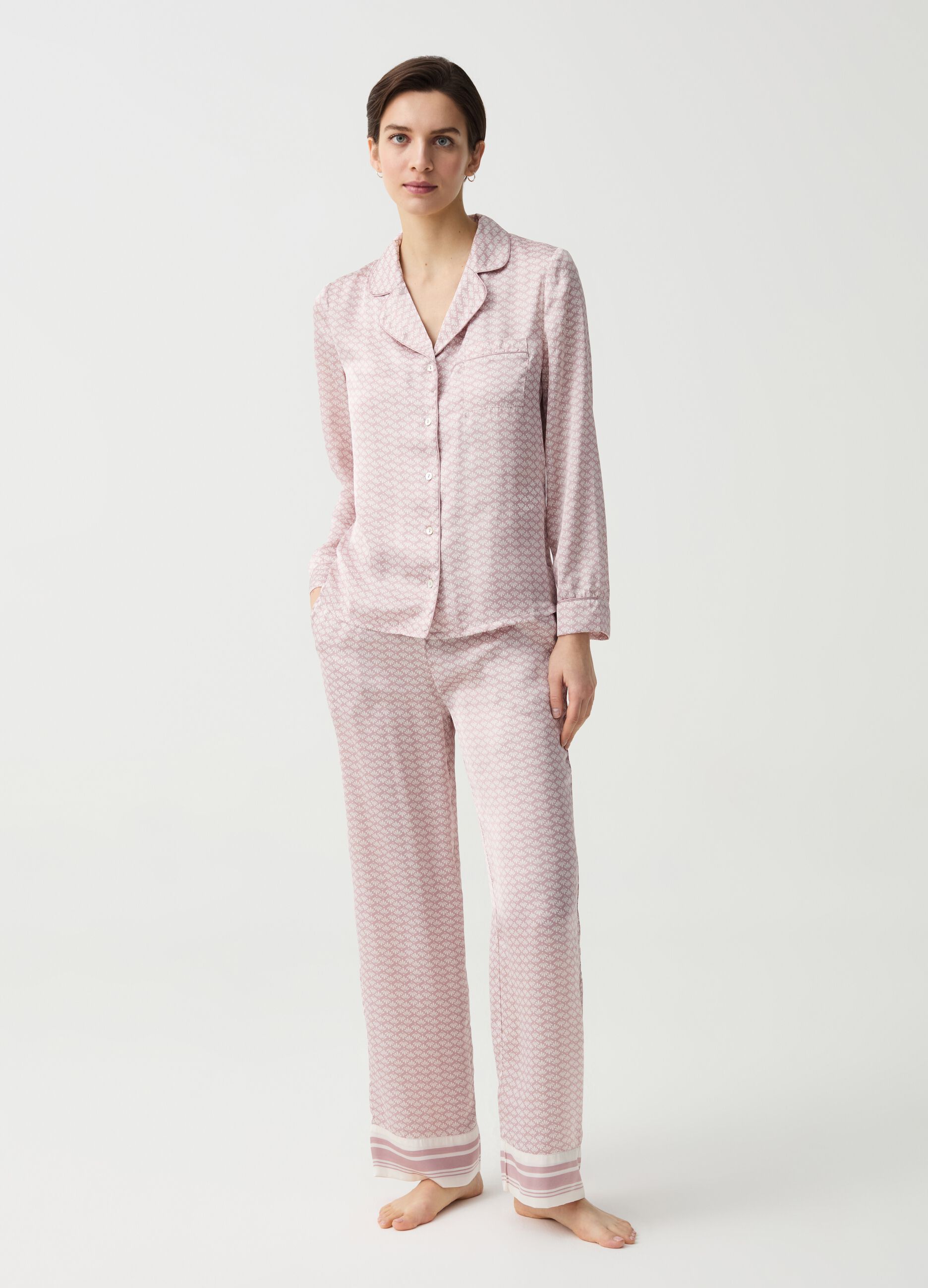 Long pyjama top in patterned satin