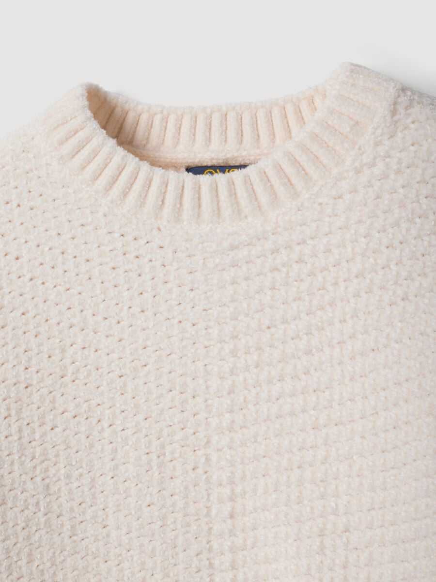 White long-sleeved crew-neck knit top_3