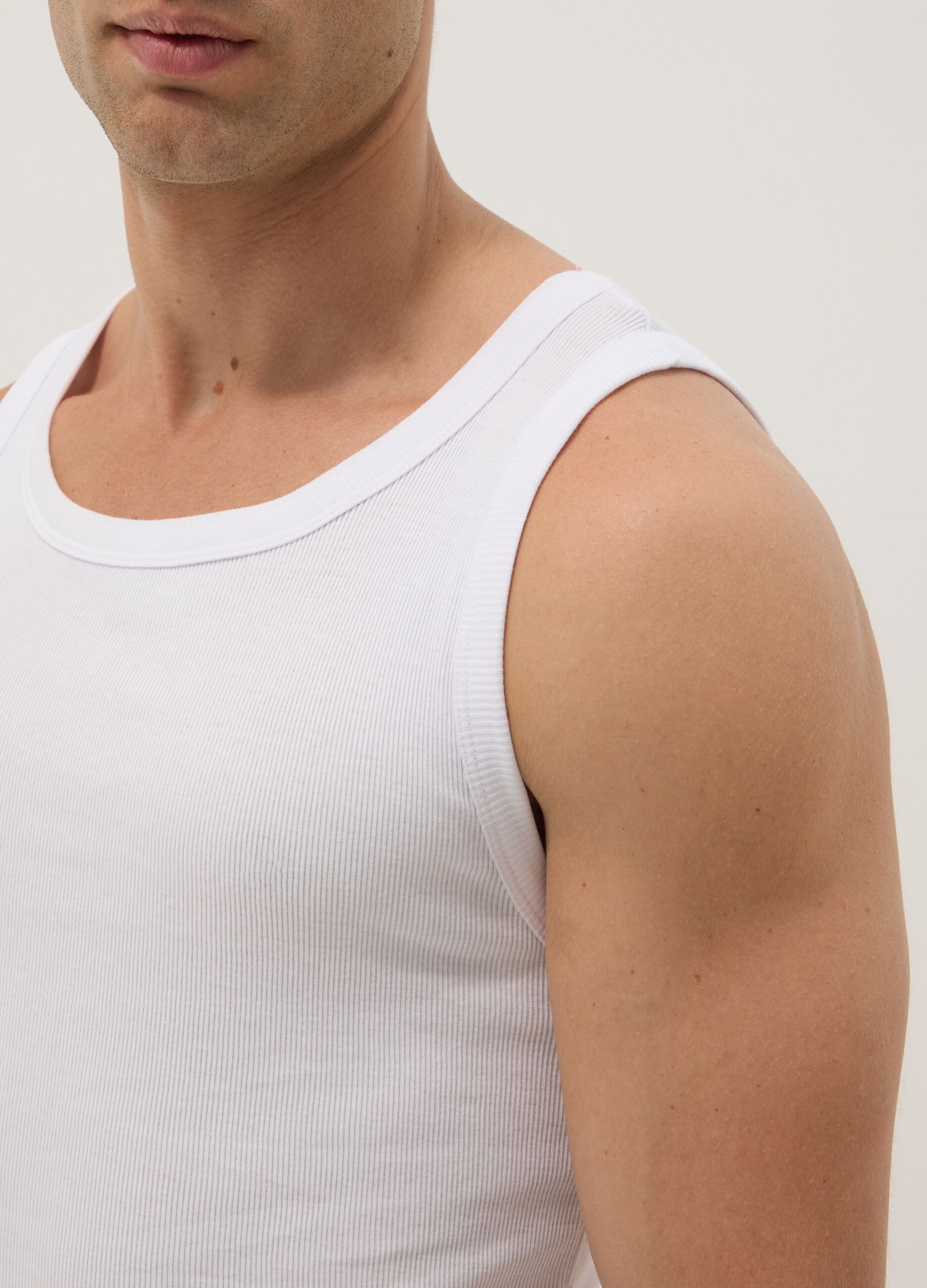 Wei&szlig;e Tanktop aus reiner Baumwolle im Regular Fit
