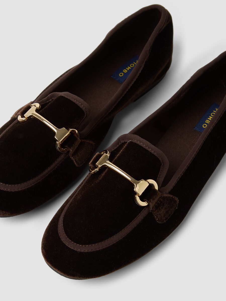Brown loafers with gold-tone horsebit_1