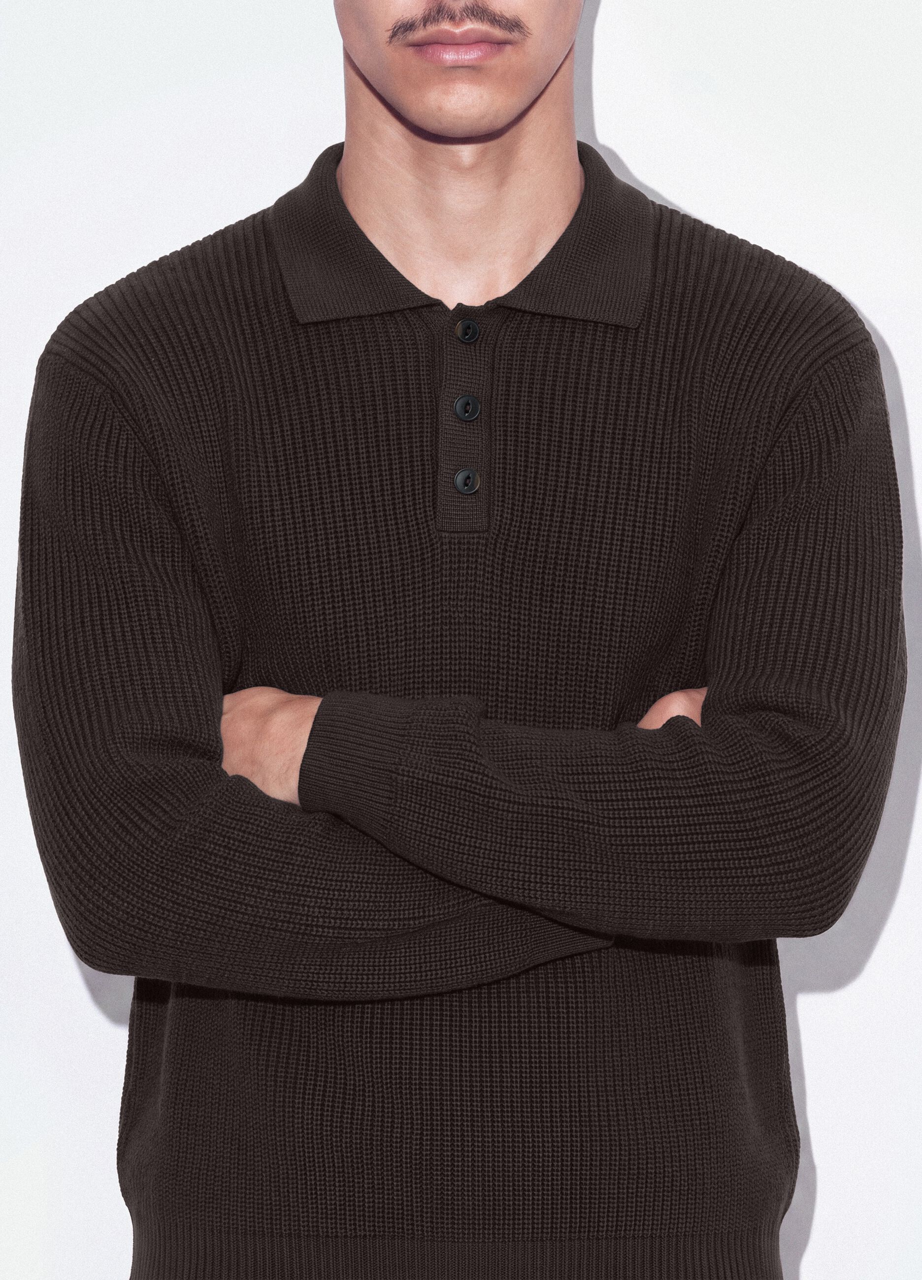 Brauner Pullover aus reiner Baumwolle mit Polokragen, Over-Fit